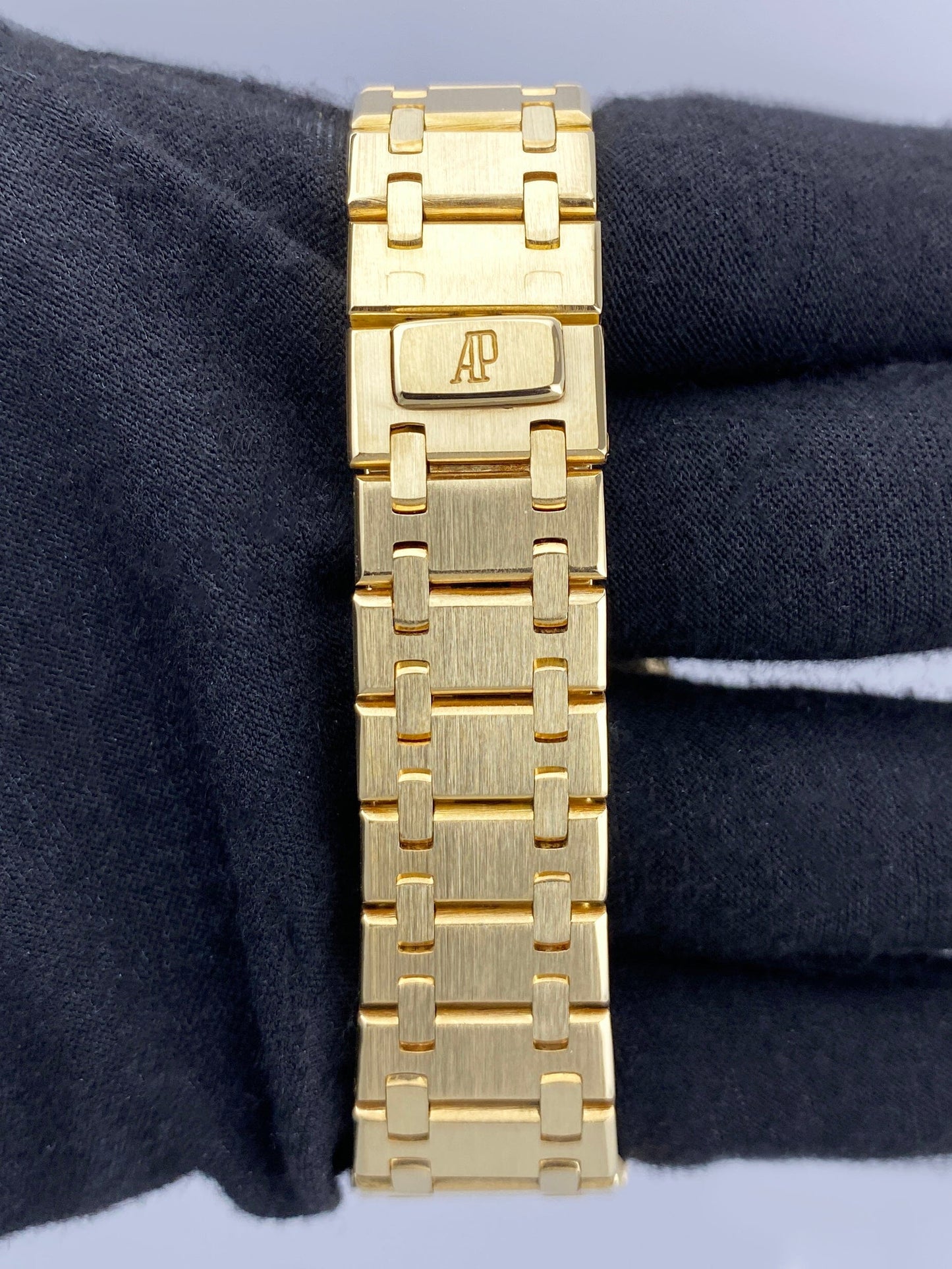 Audemars Piguet Royal Oak 18K Yellow Gold Ladies Watch - Watches