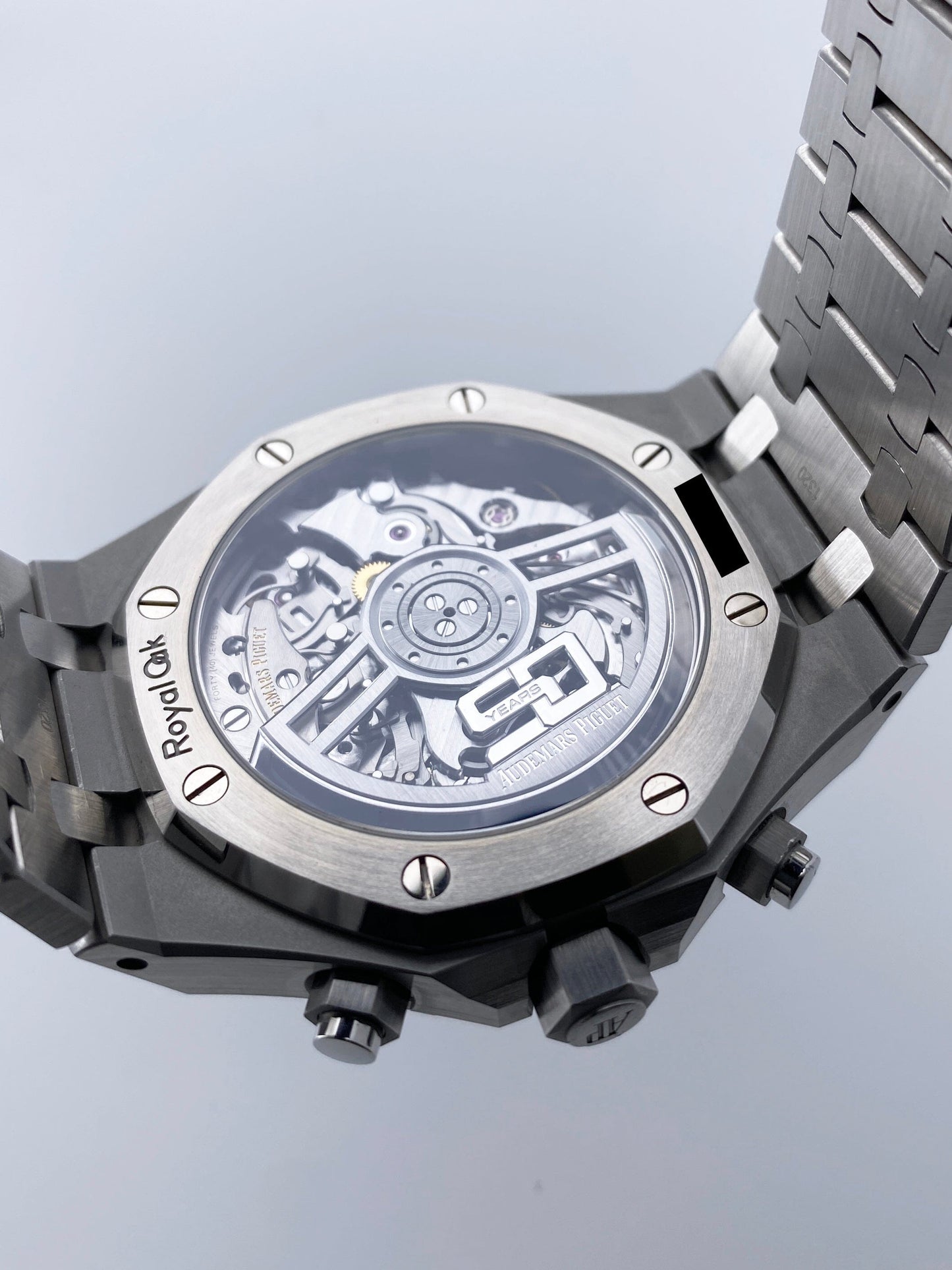 AP26240STGNIB50ANN-1_8.jpg