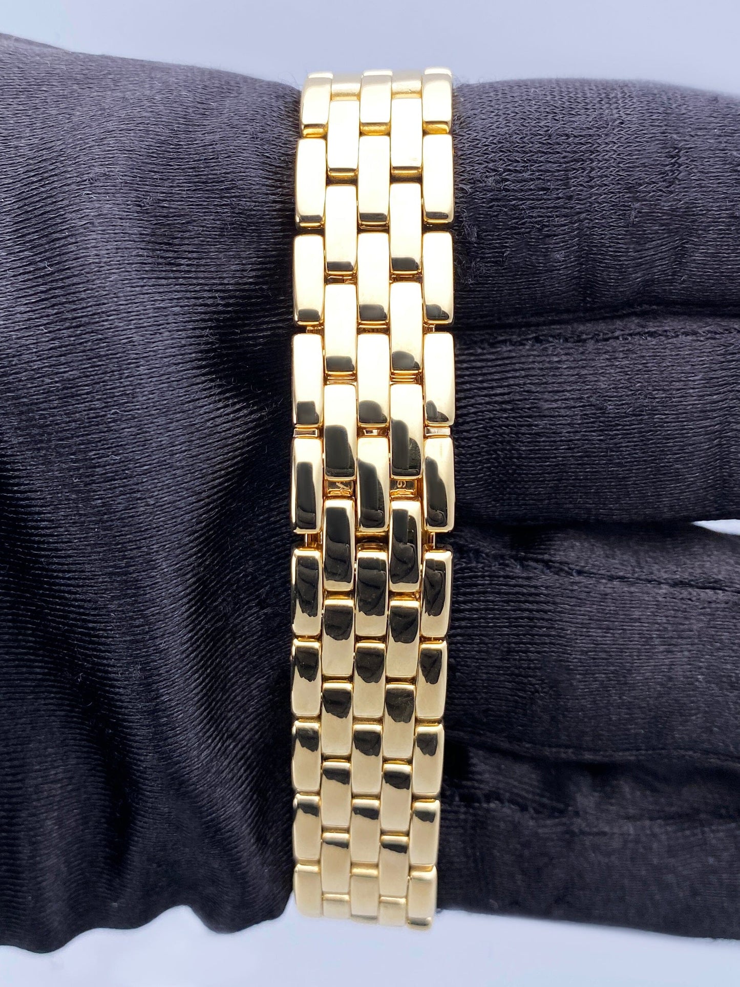 Cartier Panthere W25022B9 18K Yellow Gold Ladies Watch