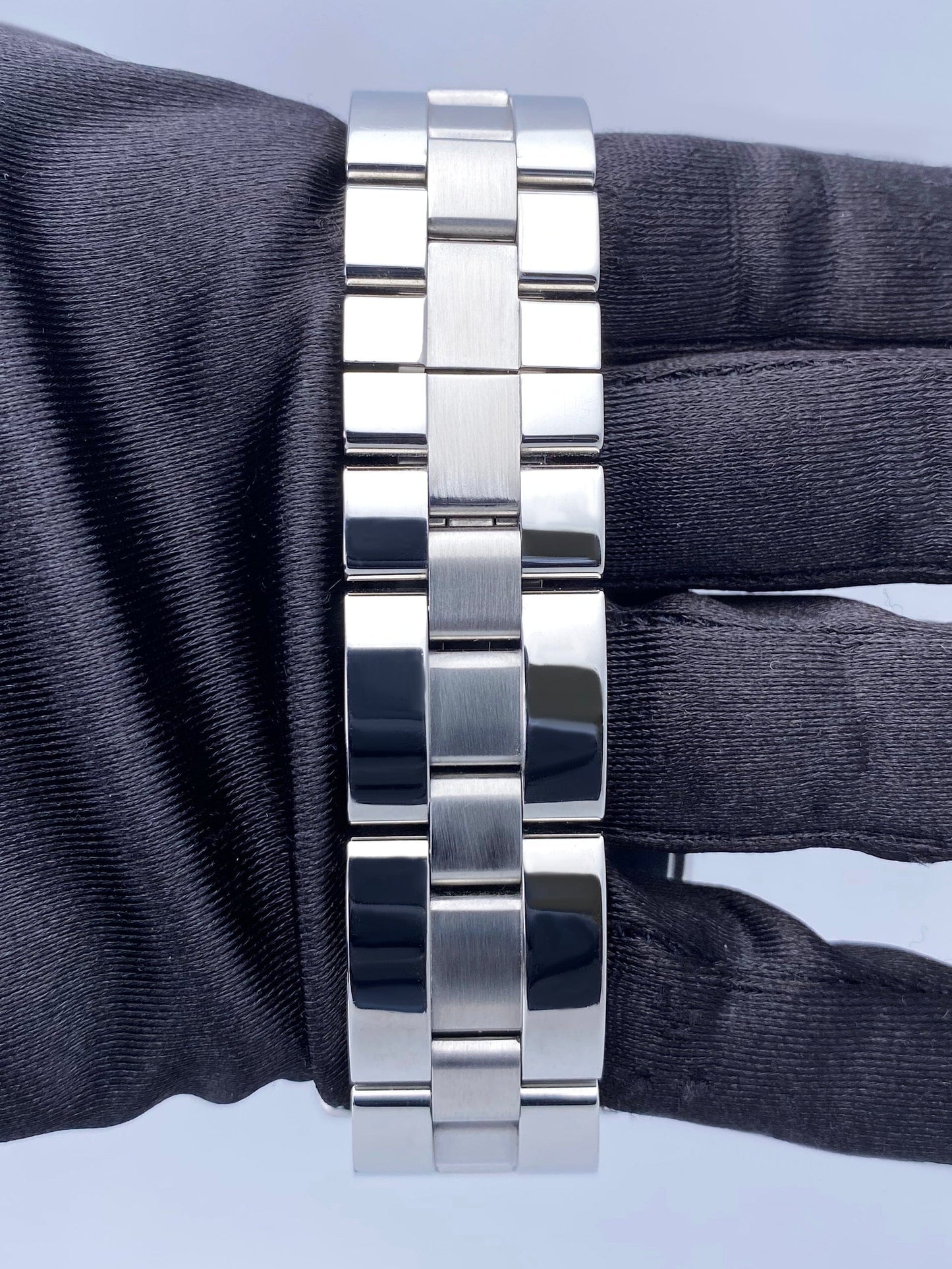 Cartier Roadster W62019X6 Silver Dial Mens Watch - Watches