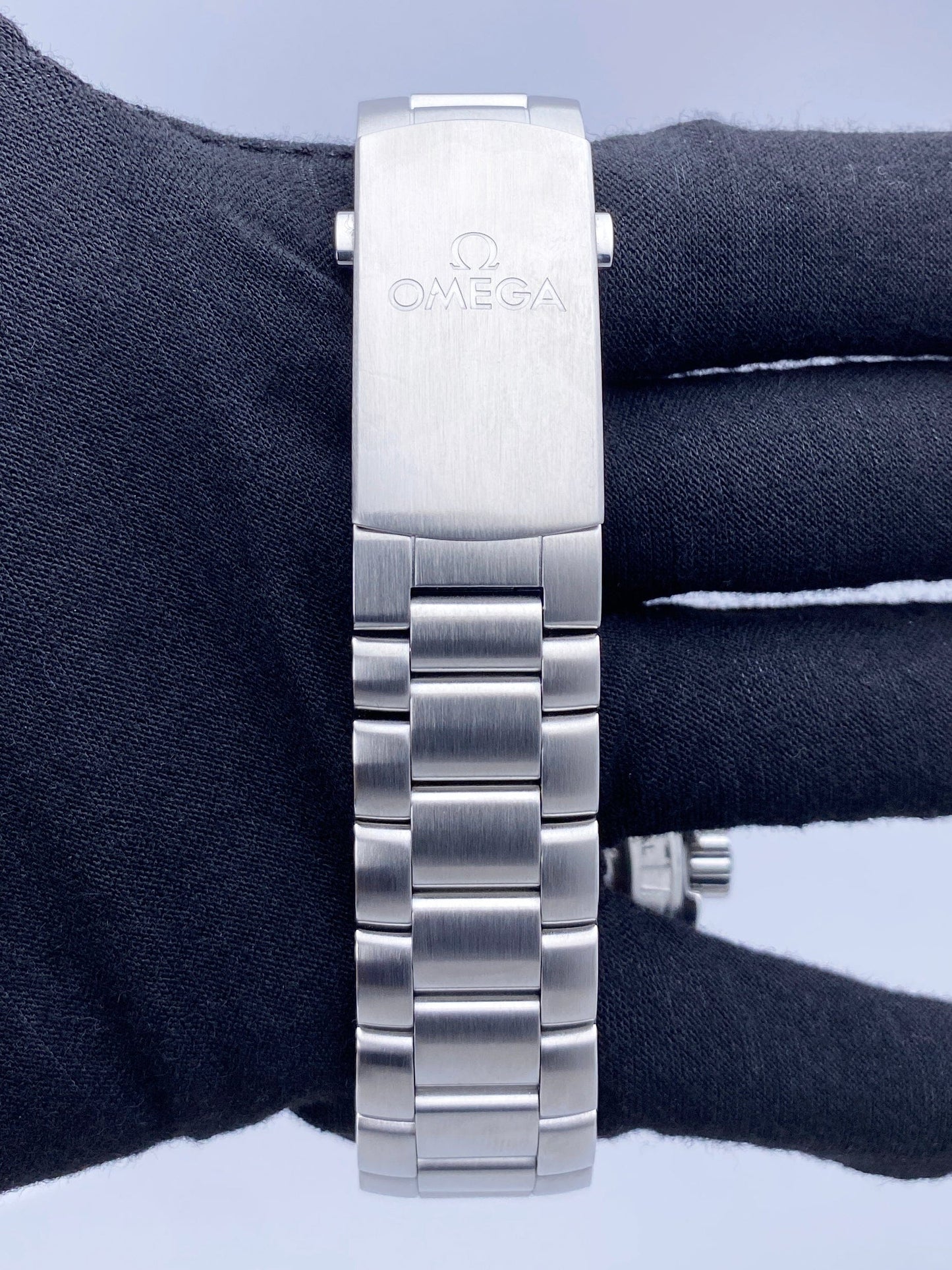 Omega Seamaster Planet Ocean 42MM Mens Watch Box Papers