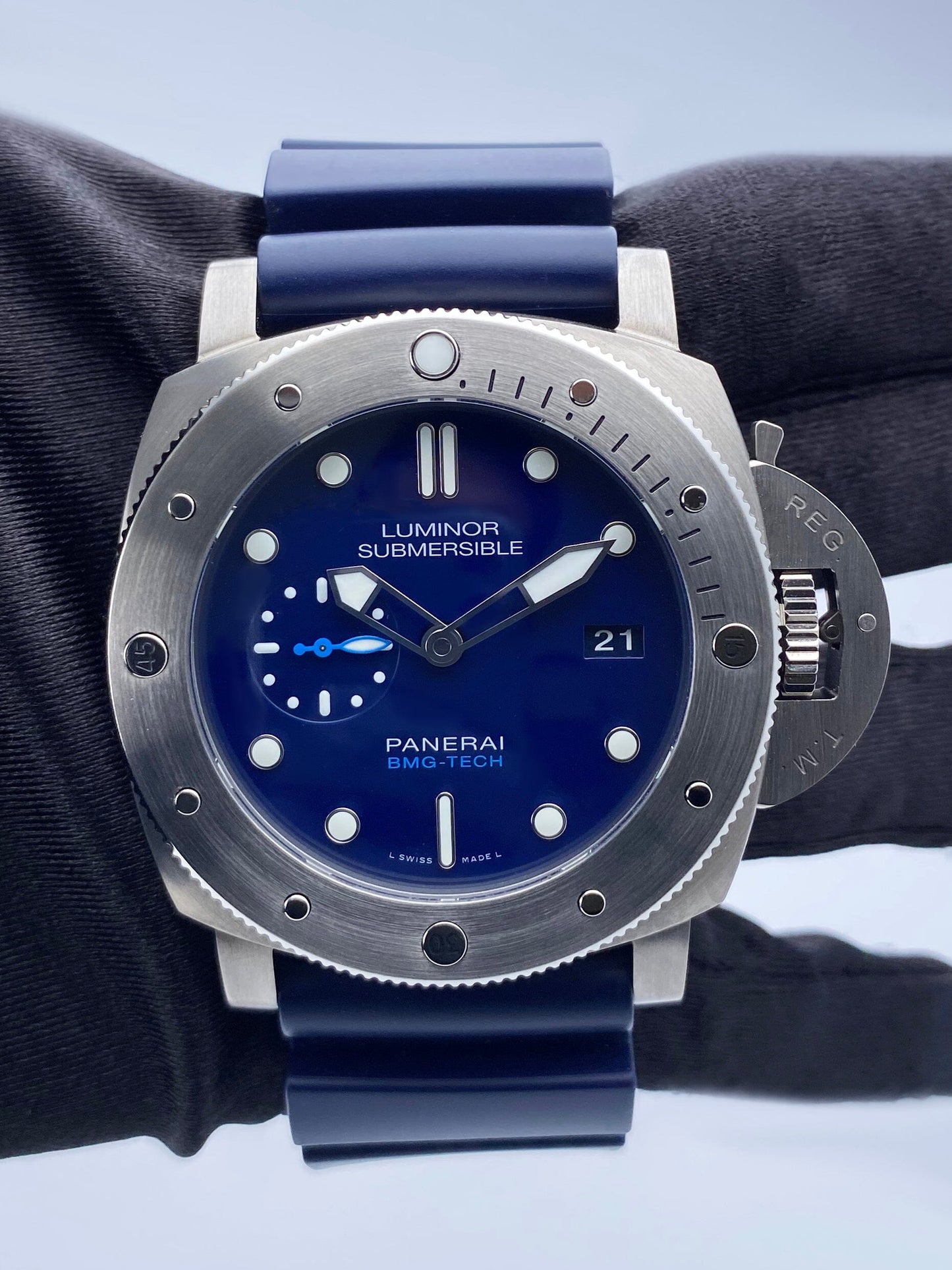 Panerai Submarsible Bmg-Tech PAM00692 Mens Watch Box Papers