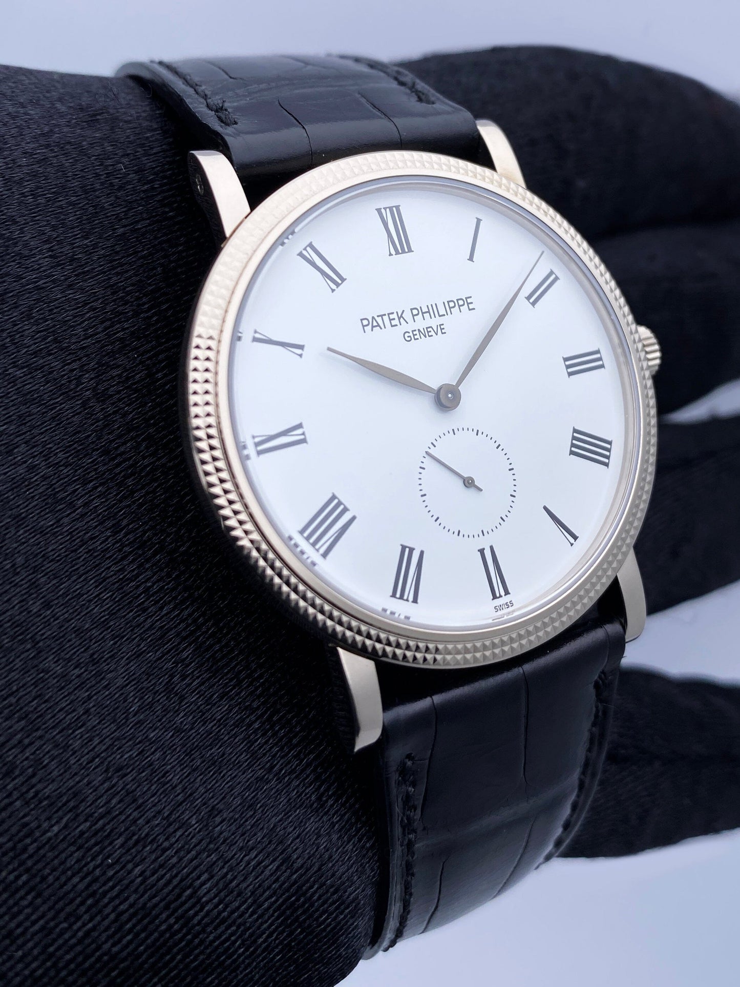 PP12022208X_Patek Philippe Calatrava 5119G_4 copy.jpg