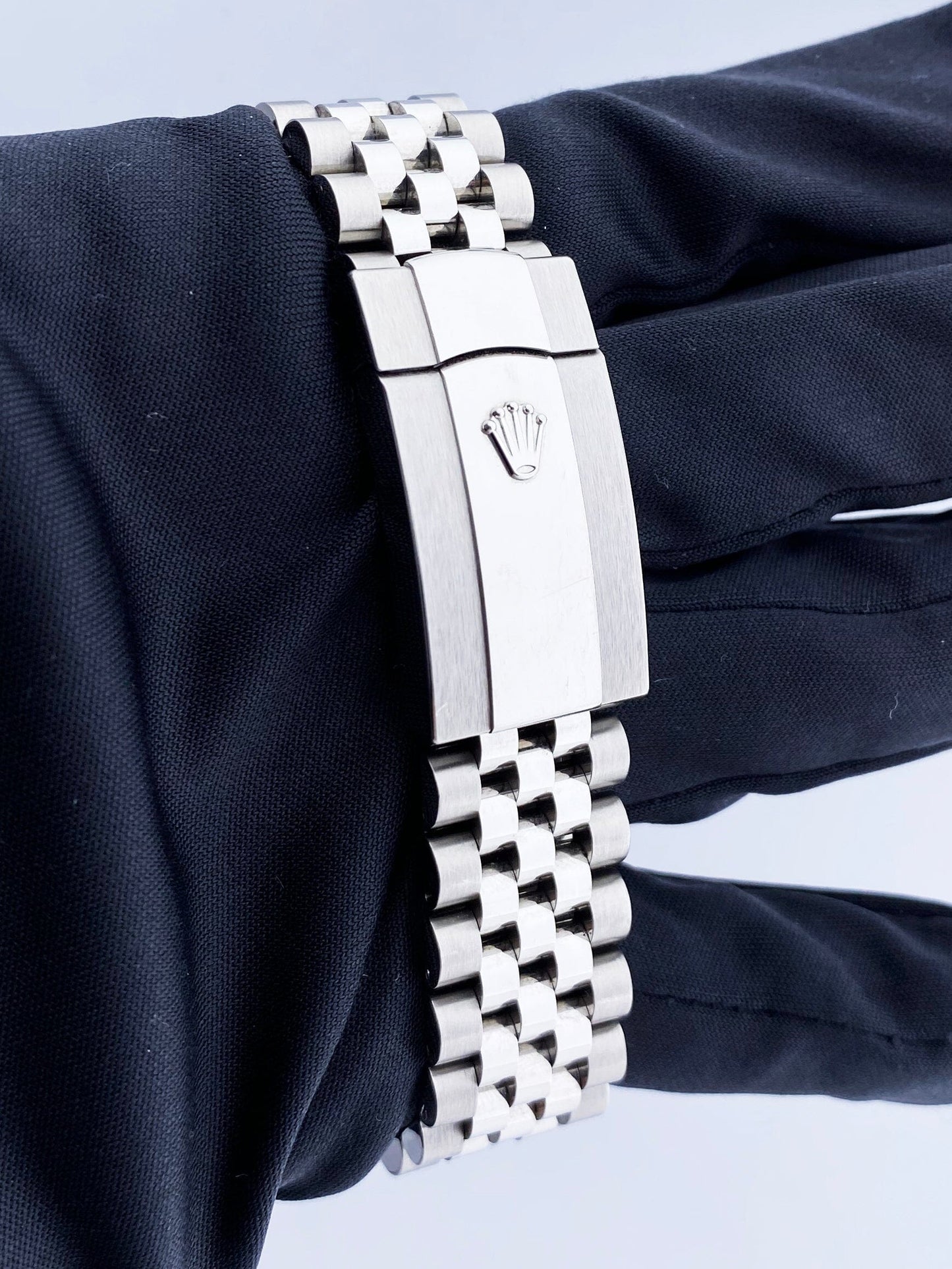 R02162202X_10 copy.jpg