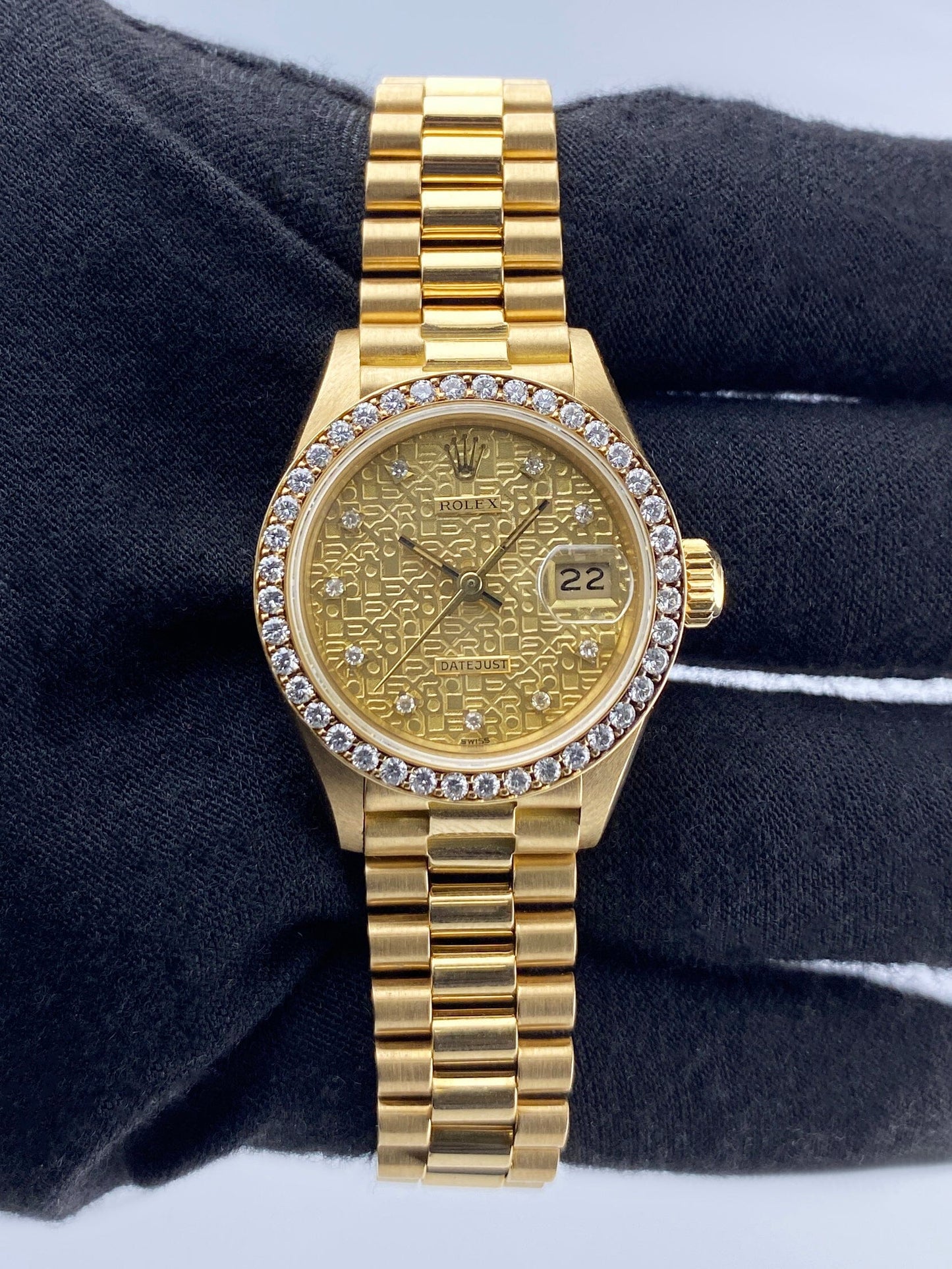 R69138ANNDP85-1_2.jpg