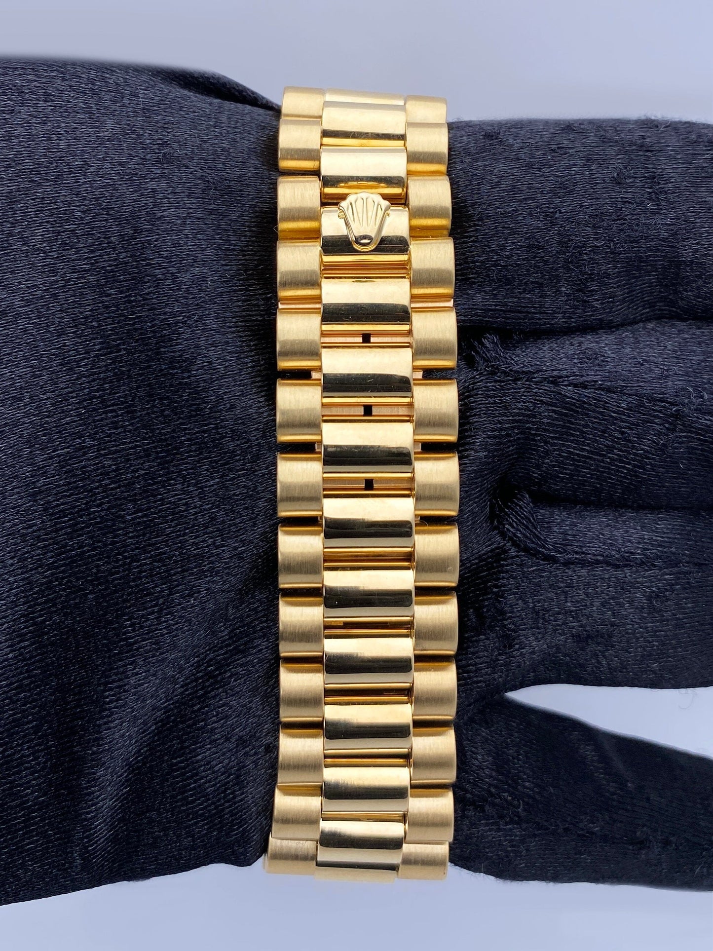 R02222301X_9 copy.jpg