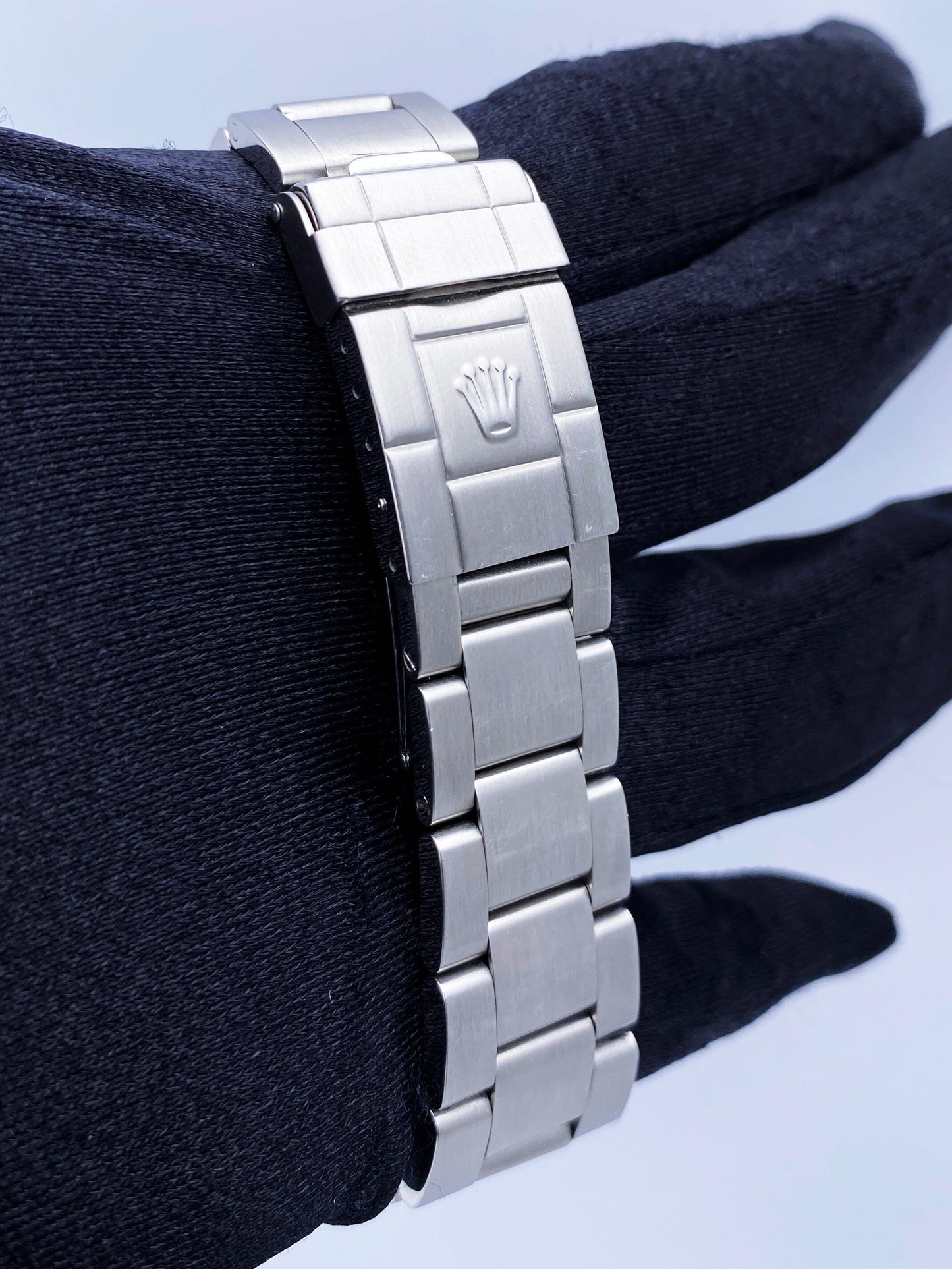 R16570BKIO99-1_Explorer II 16570 Black Dial_6.jpg