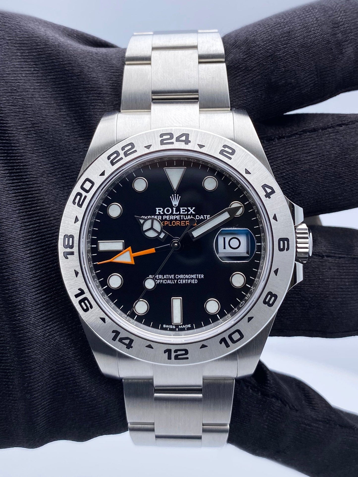 R02172201X_Explorer II 216570_2.jpg