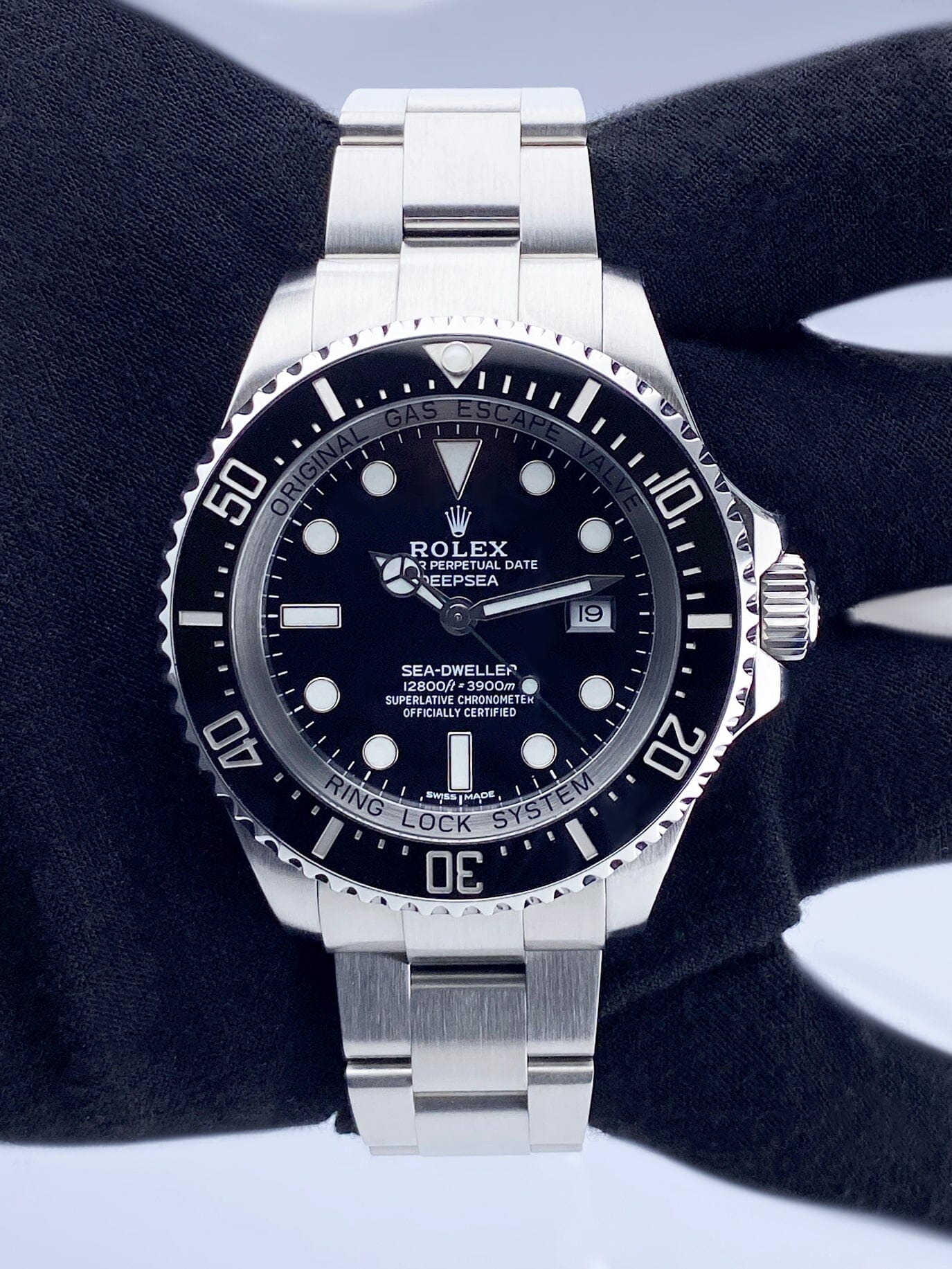 R116660BKIO2009-1_3.jpg