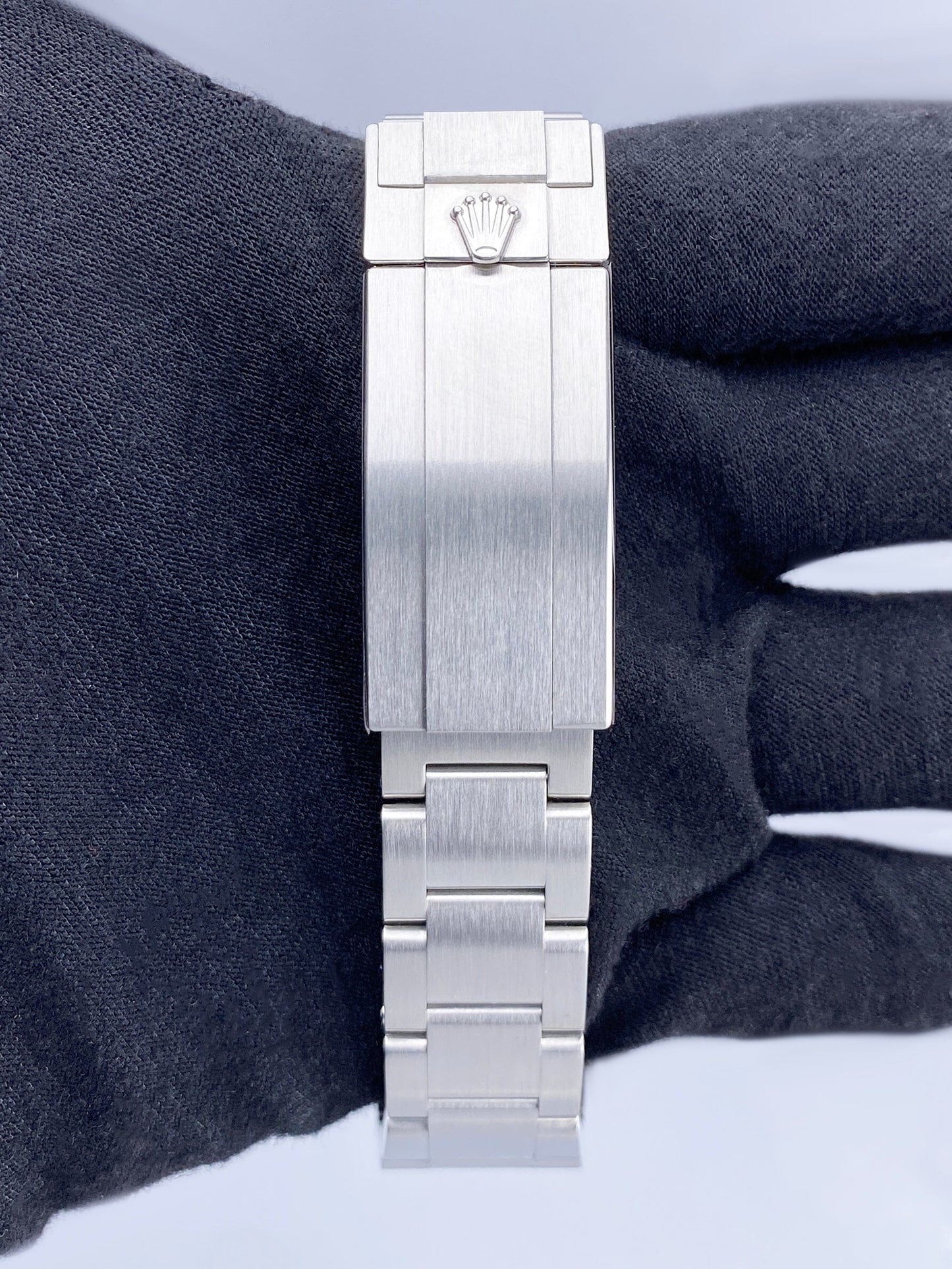 R116660BKIO2009-1_8.jpg