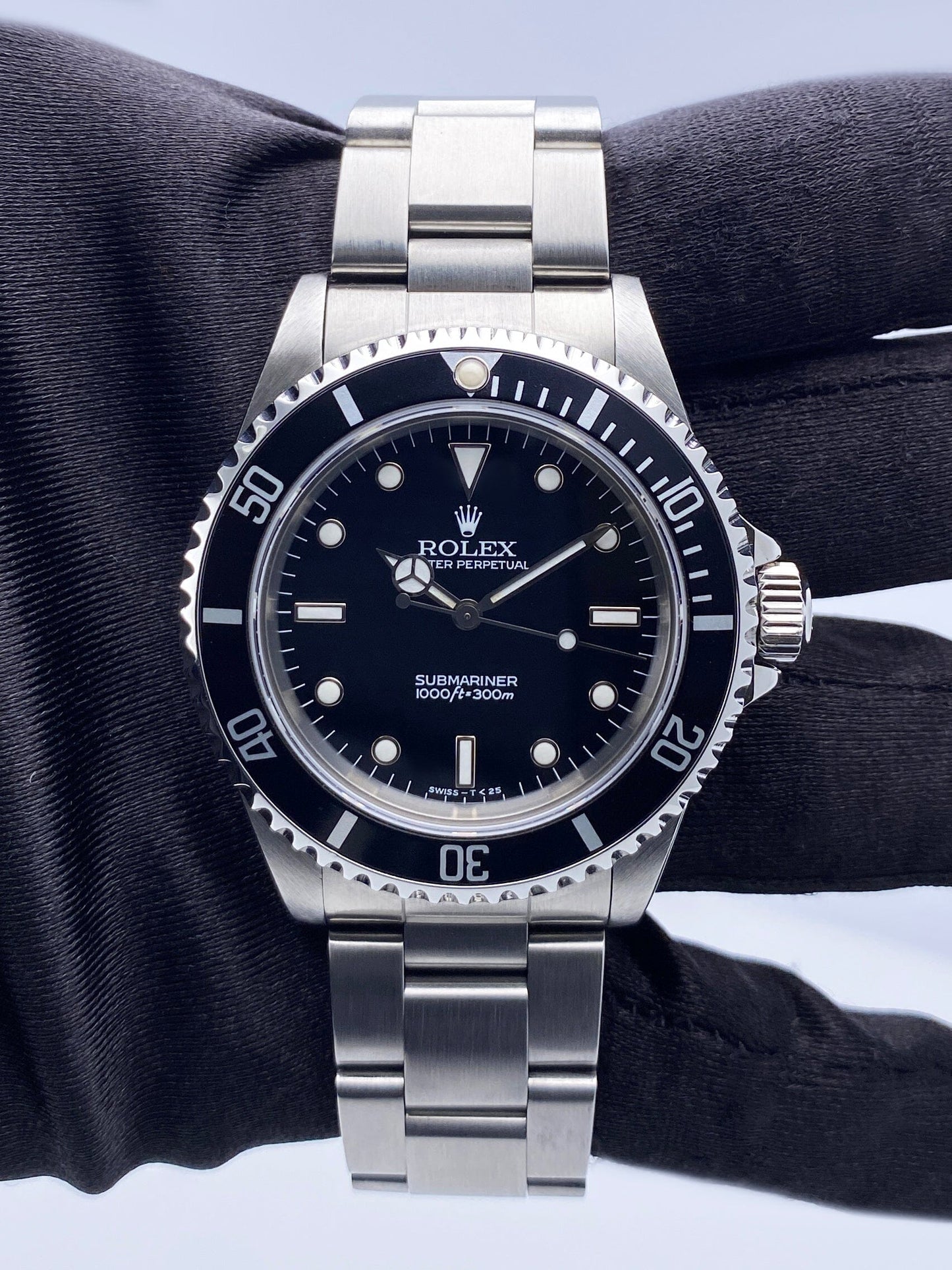 Rolex Submariner 14060 No Date Mens Watch Box Papers