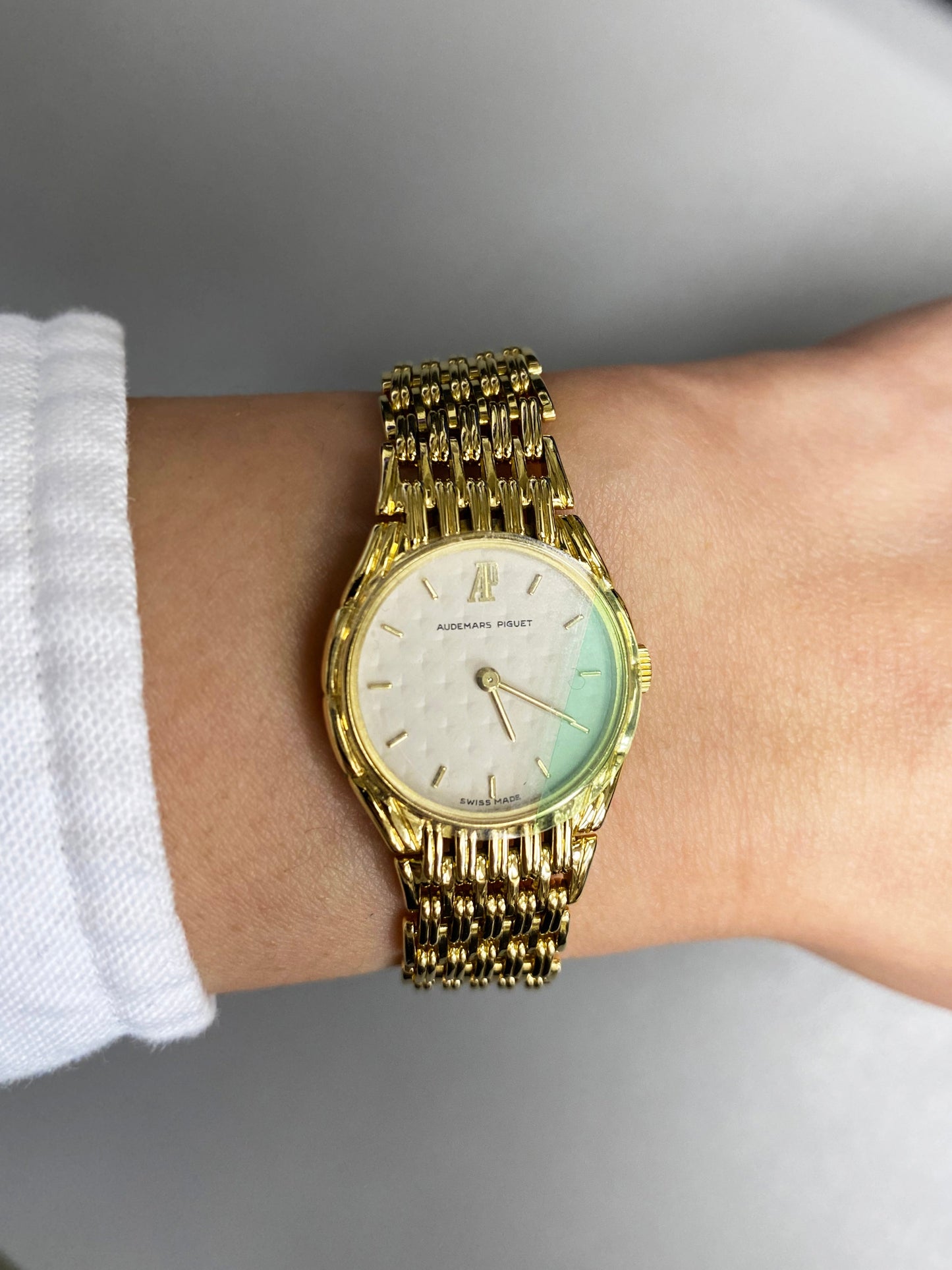 Audemars Piguet 18K Yellow Gold Ladies Watch Service Card - Wristwatch