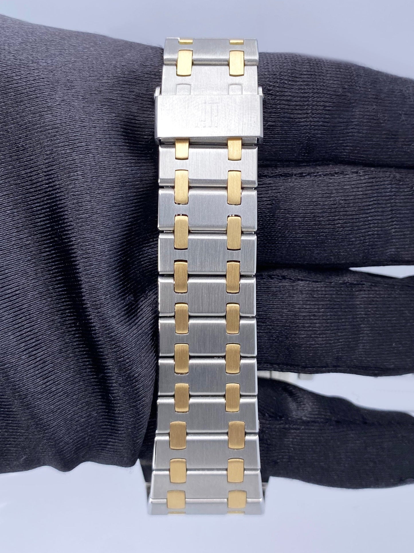 Audemars Piguet Royal Oak Day-Date 25572SA Mens Watch - Wristwatch
