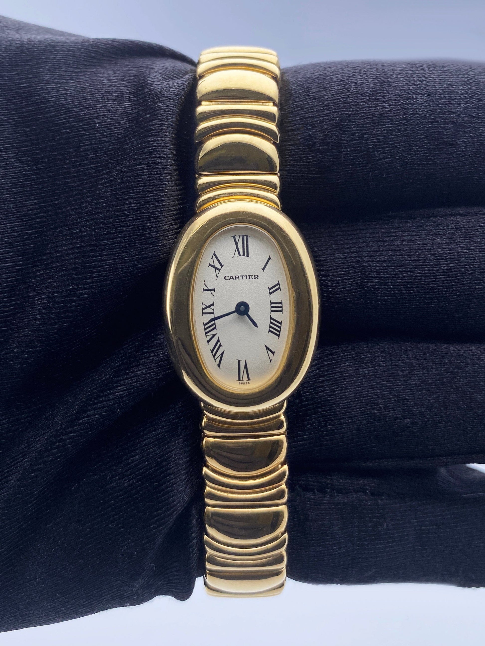 Cartier Baignoire Mini W15109D8 / 1960 18k Yellow Gold Ladies Watch Box Papers