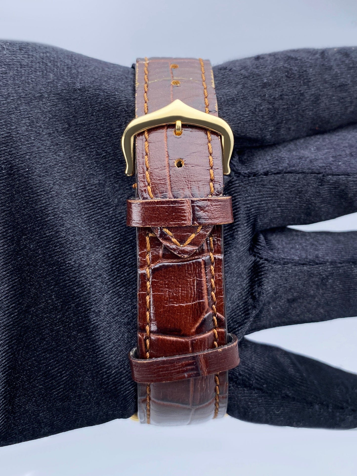 Cartier Tank Louis W1529756 18K Yellow Gold Mens Watch