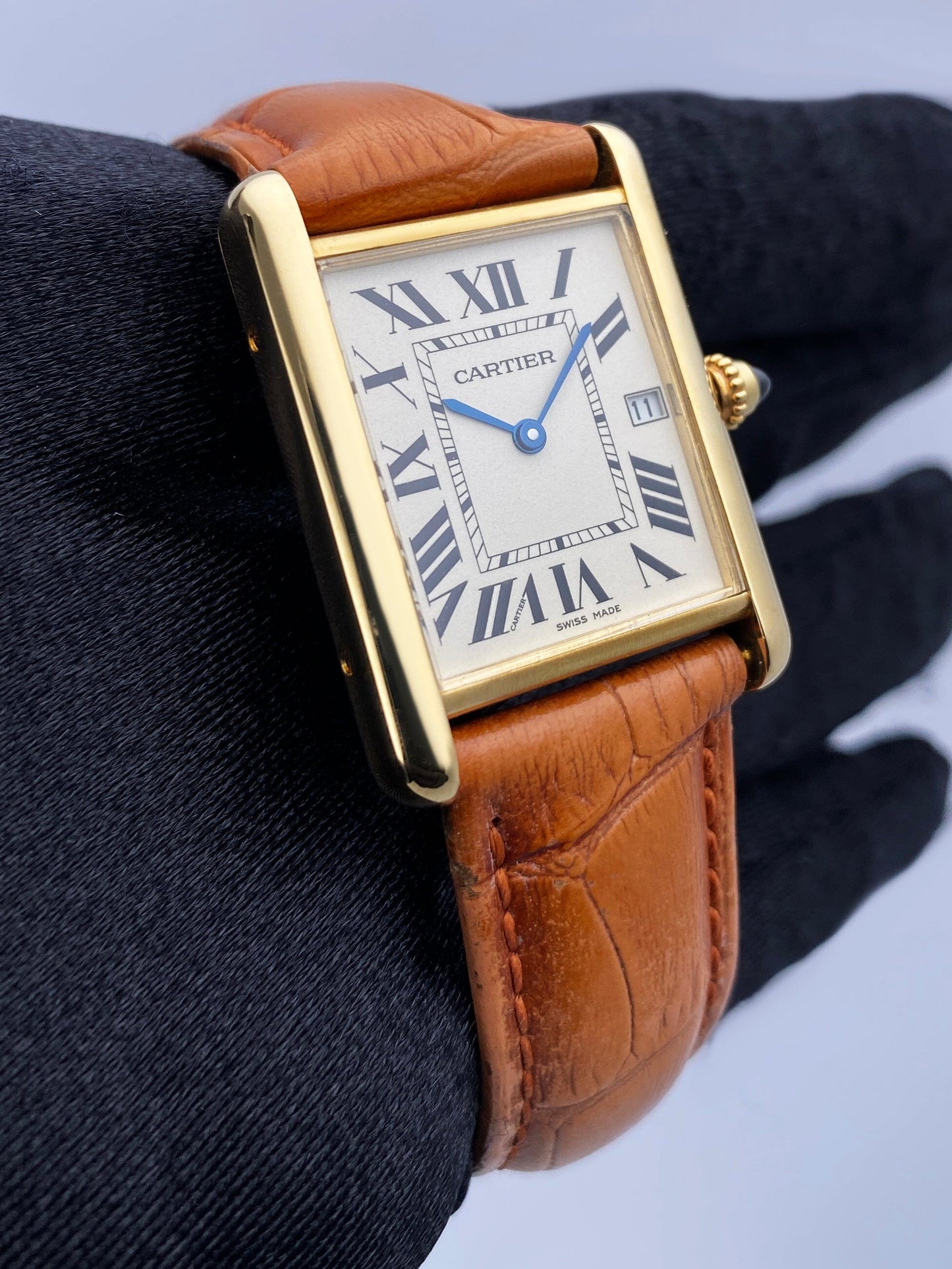 Cartier Tank Louis W1529756 18K Yellow Gold Mens Watch