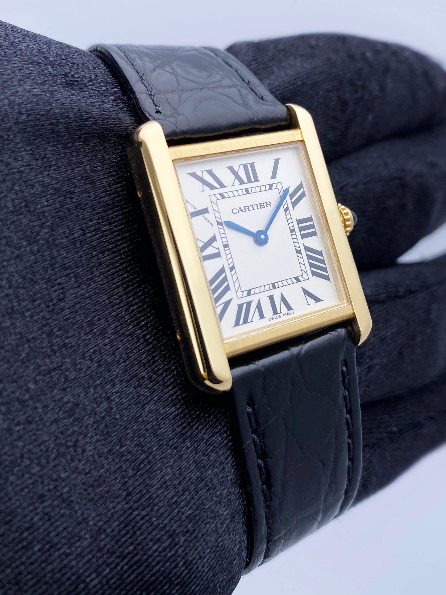 Cartier Tank Solo W5200002 18K Yellow Gold Ladies Watch