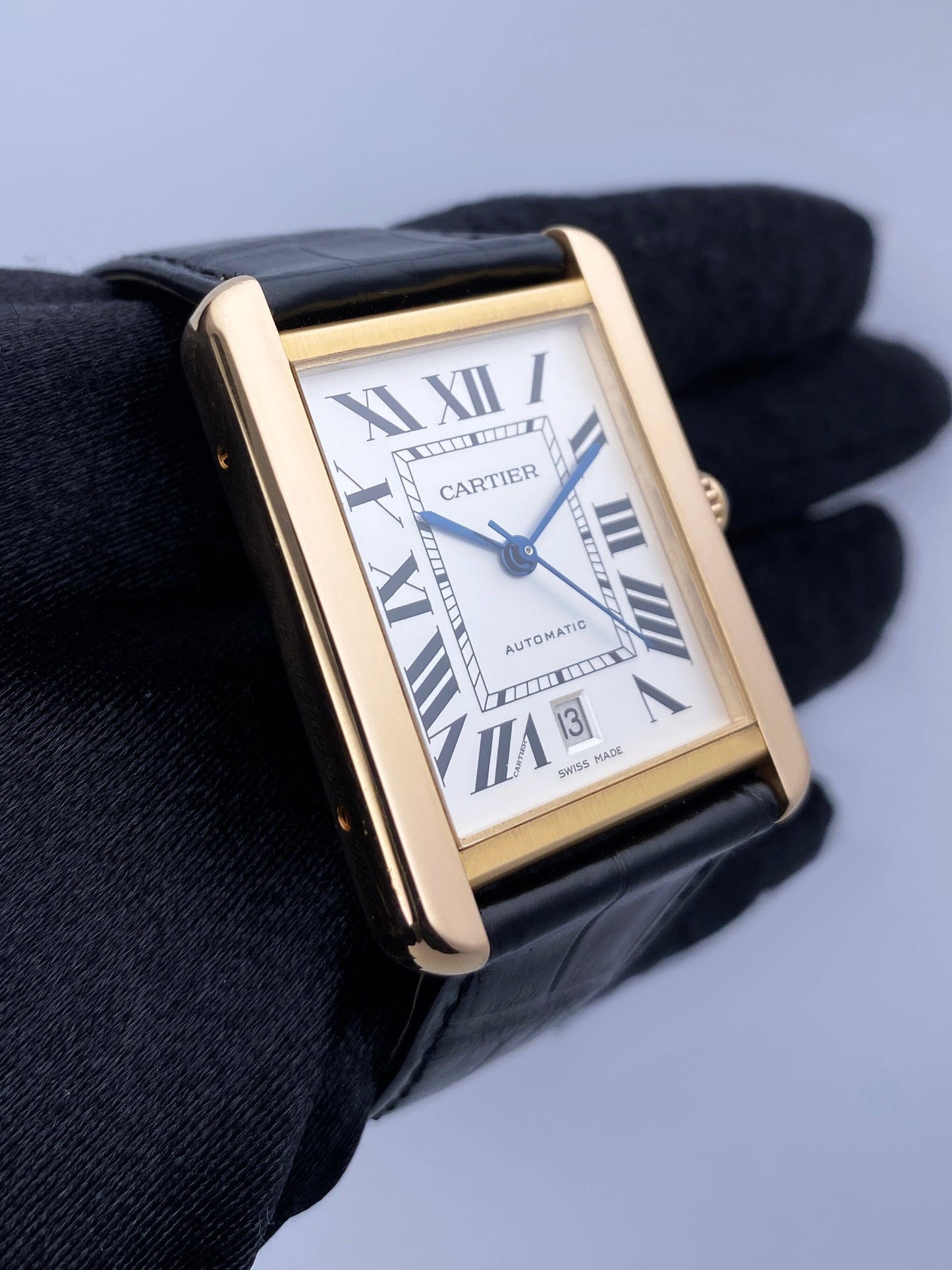 Cartier Tank Solo XL W5200026 18K Rose Gold Mens Watch