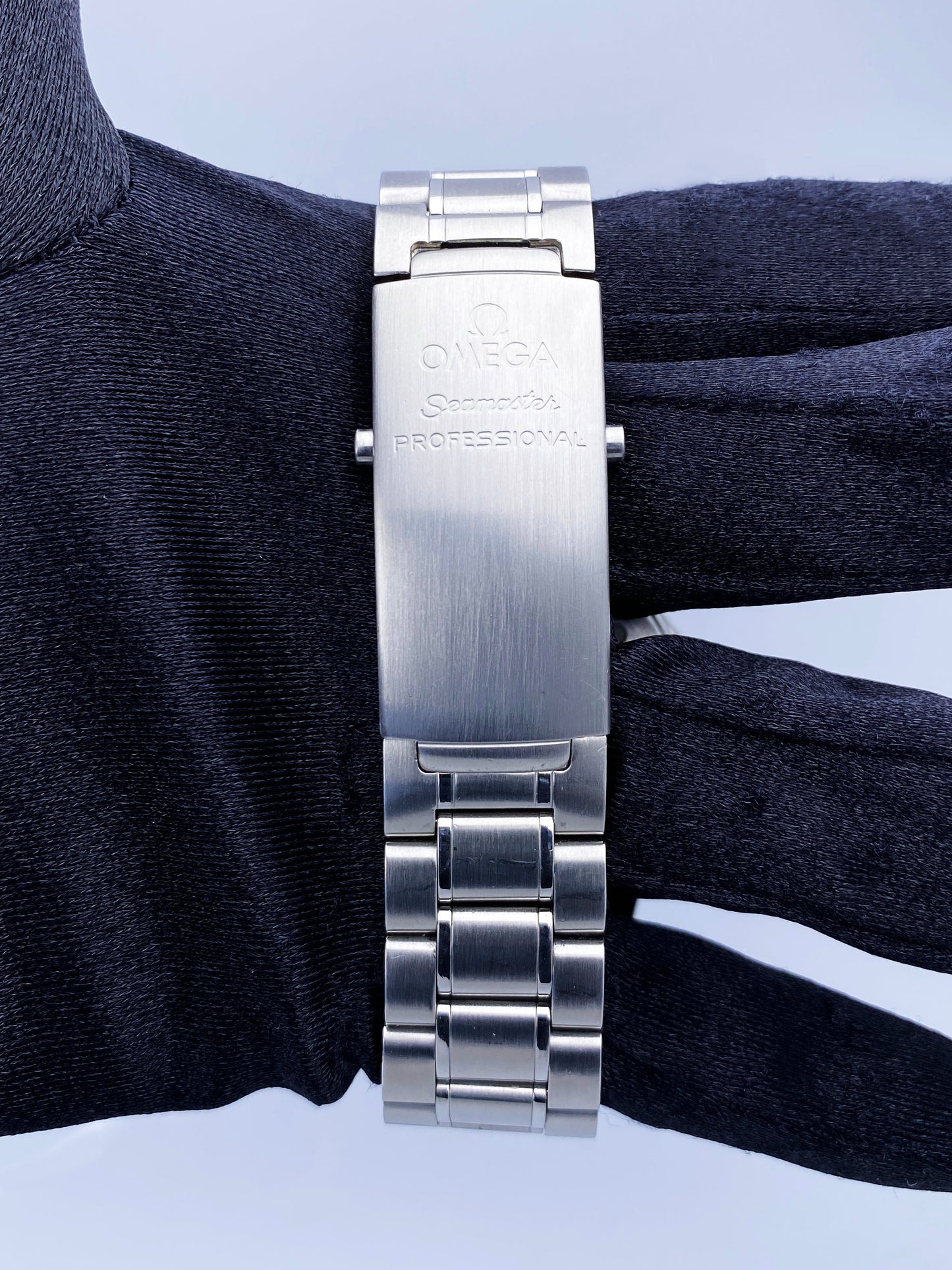 Omega Seamaster 2255.80.00 300M Chronometer Mens Watch