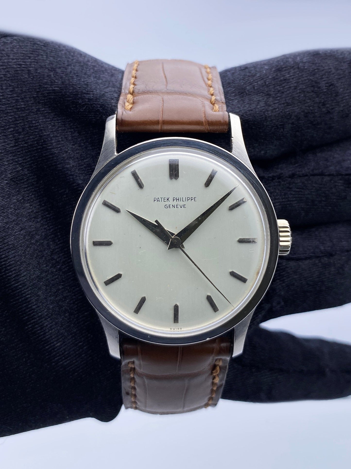 Patek Philippe Calatrava 570G 18K White Gold Mens Watch
