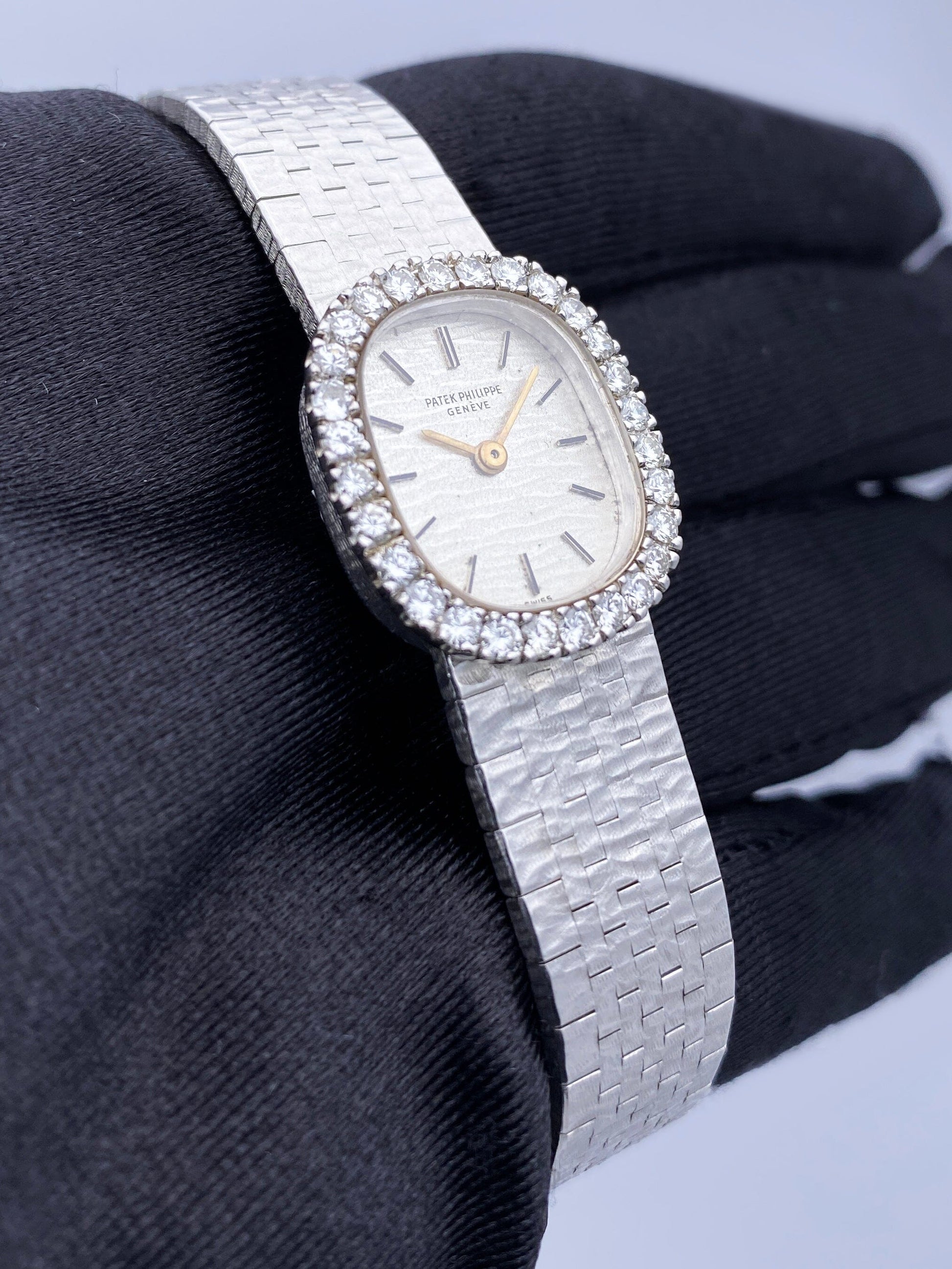 Patek Philippe Ellipse 4102 Diamond Silver Dial Ladies Watch