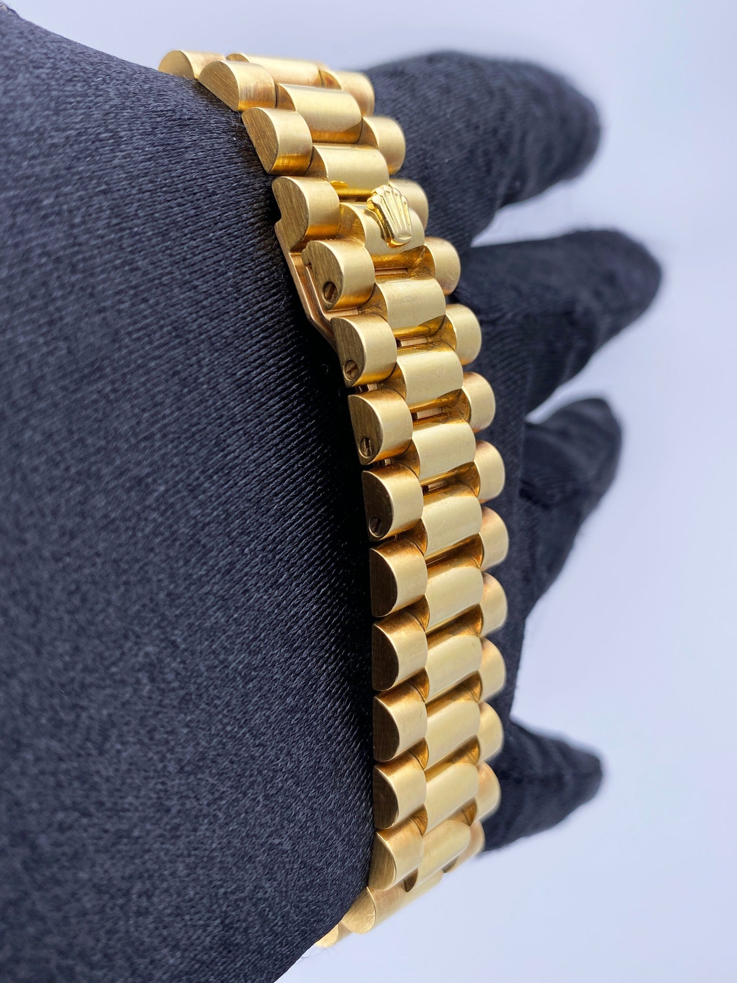 Rolex Day Date 18038 Blue Vignette Diamond Dial Yellow Gold Mens Watch