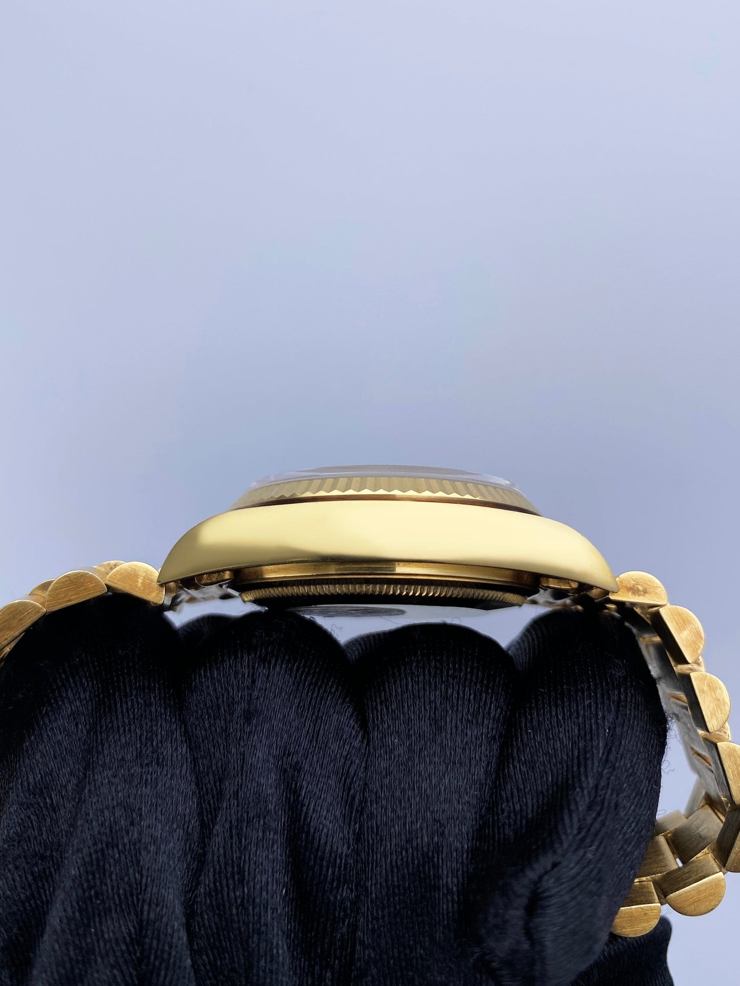 Rolex Day Date 18038 Blue Vignette Diamond Dial Yellow Gold Mens Watch