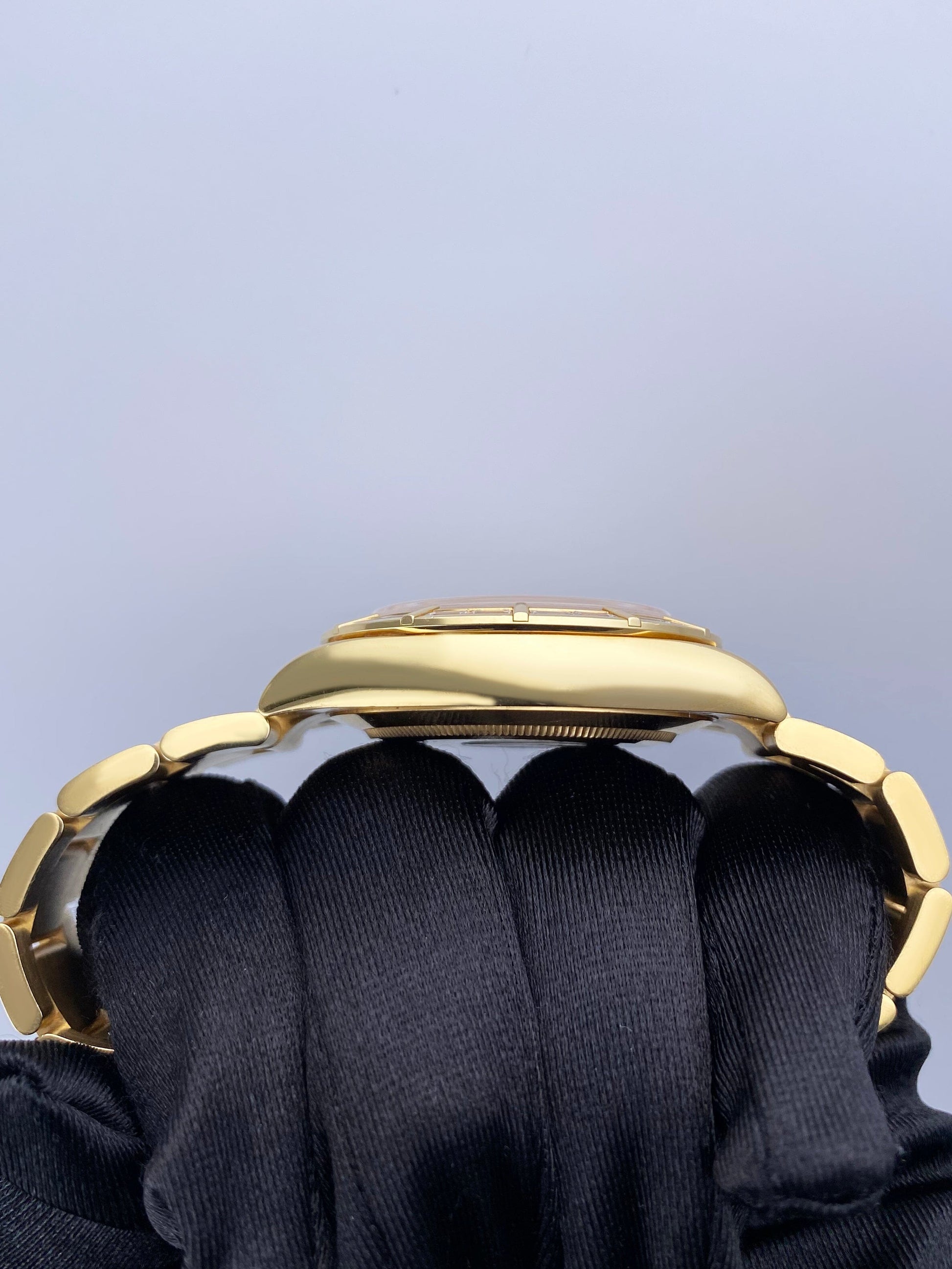 Rolex Daytona 116568 MOP Diamond 18K Yellow Gold Mens Watch