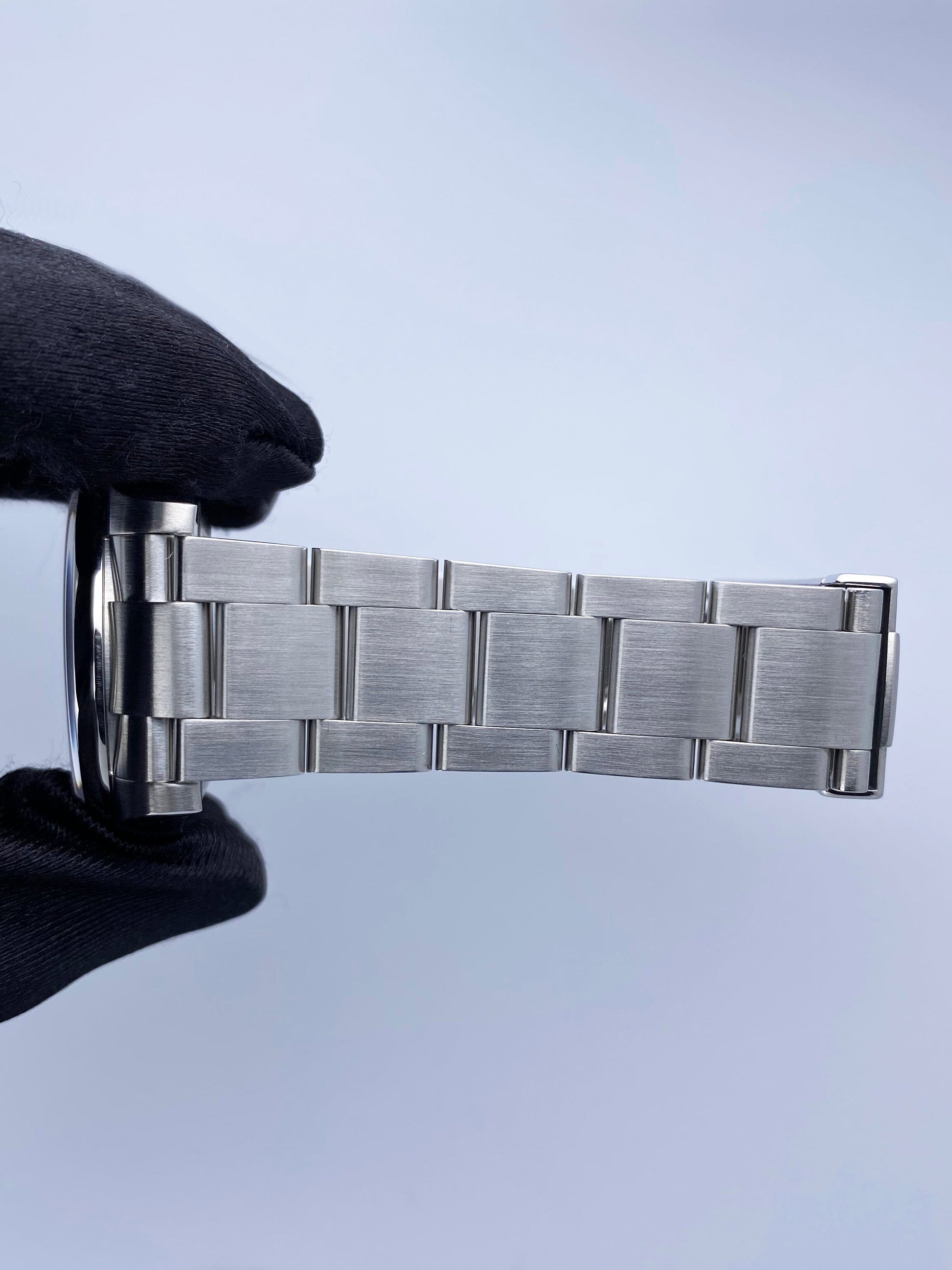 Rolex Oyster Perpetual 114200 Green Dial Mens Watch Box & Papers