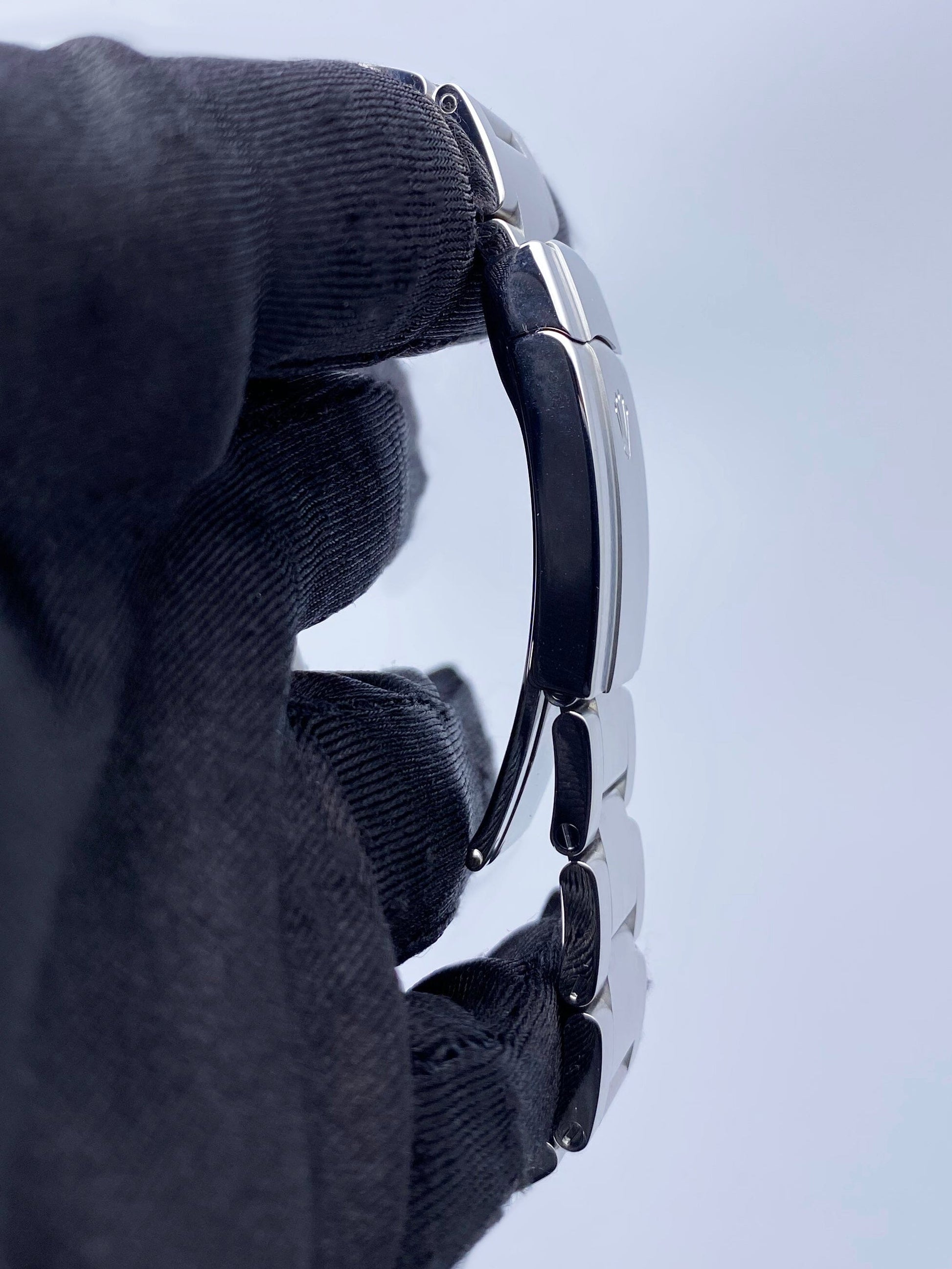 Rolex Oyster Perpetual 114200 Green Dial Mens Watch Box & Papers