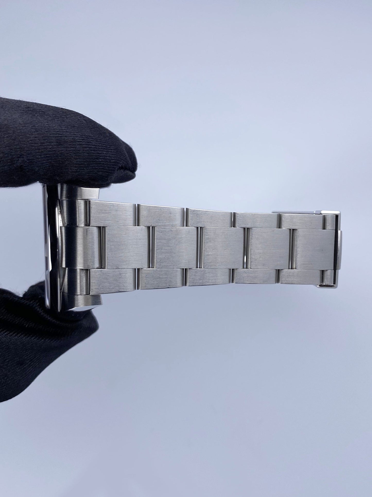 Rolex Oyster Perpetual 114300 Red Grape Dial Mens Watch Box Papers