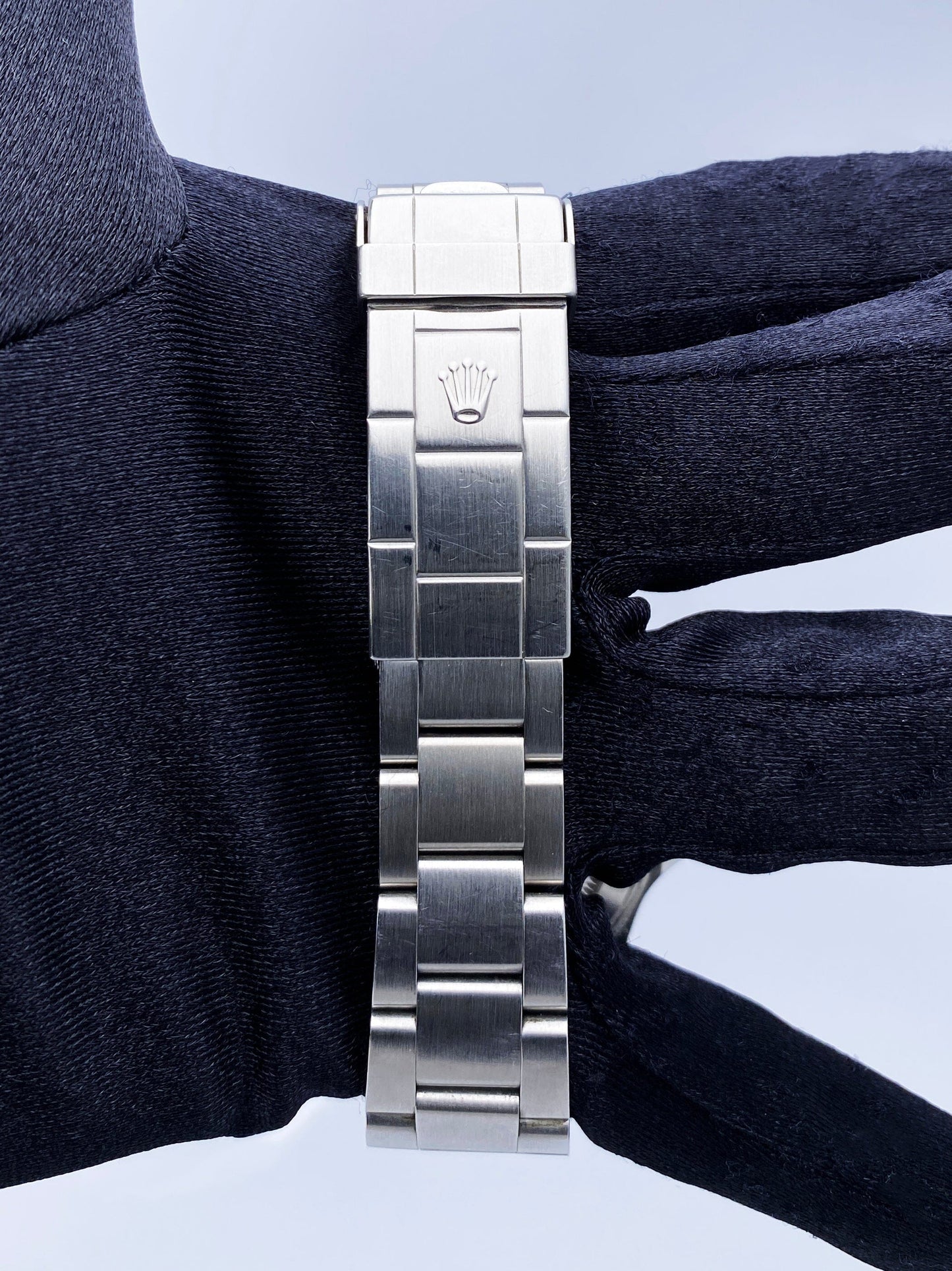 Rolex Submariner Date 16610 Mens Watch Box Papers
