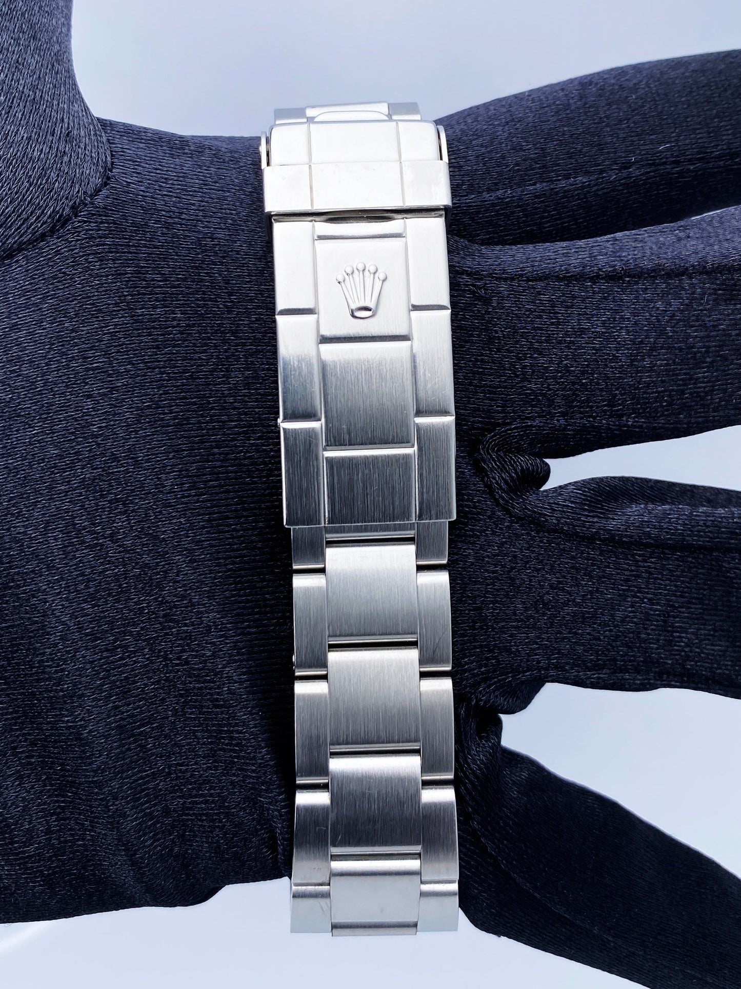 Rolex Submariner Date 16610 Mens Watch Box Papers