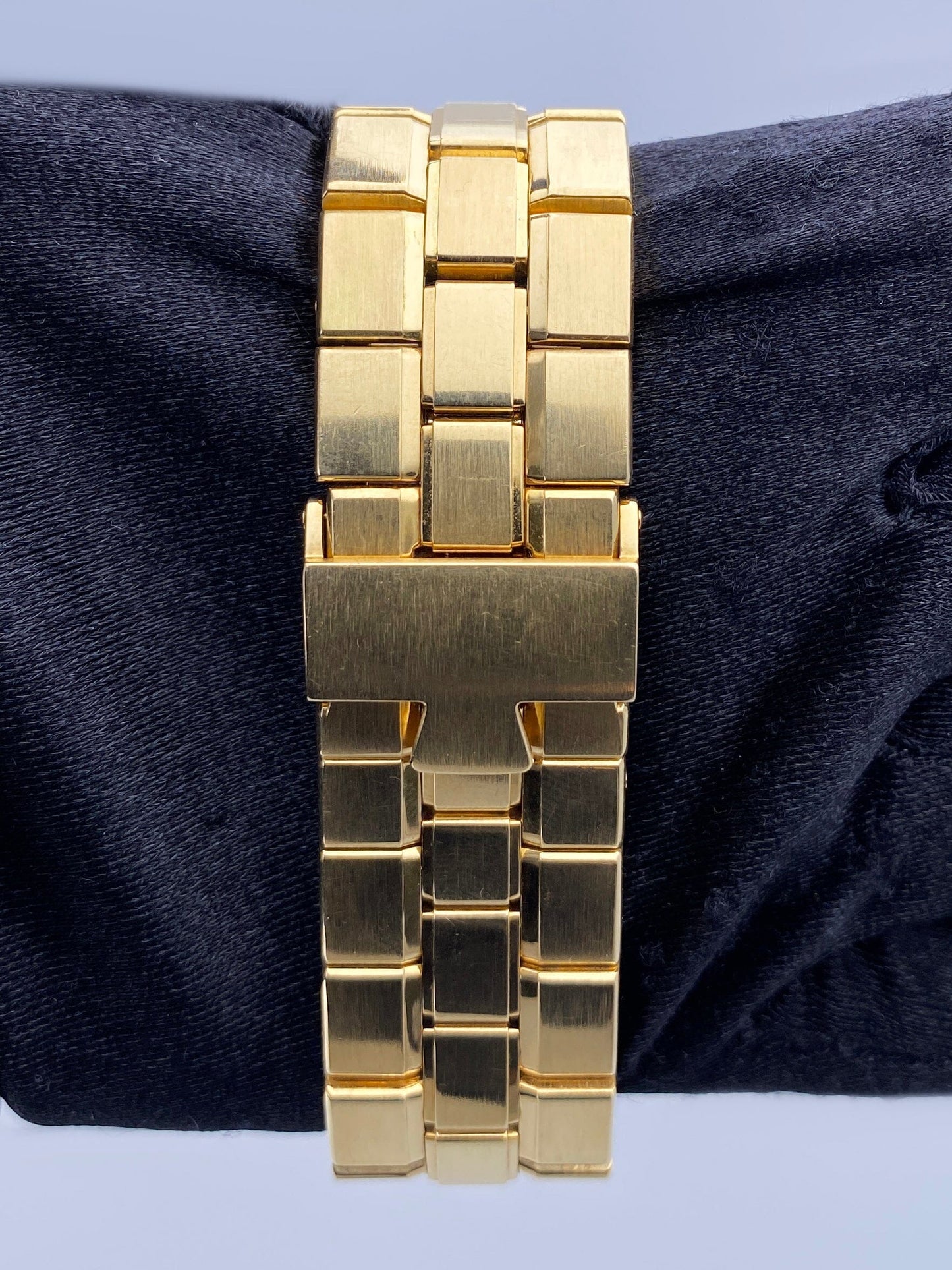 Vacheron Constantin Overseas 42040 Silver Dial Yellow Gold Mens Watch - Watches