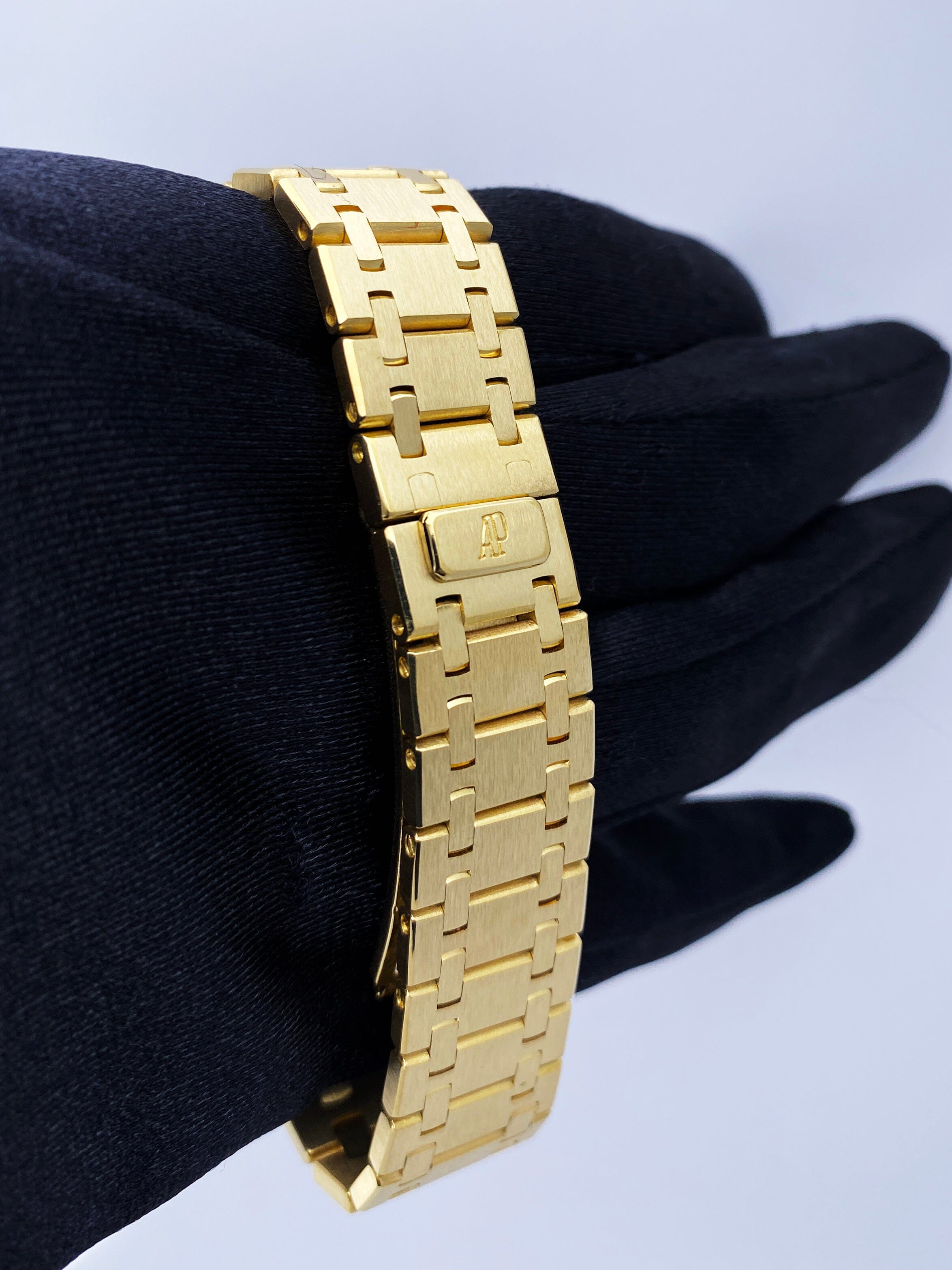 Audemars Piguet Royal 56303BA 18K Yellow Gold Mens Watch | – Phigora