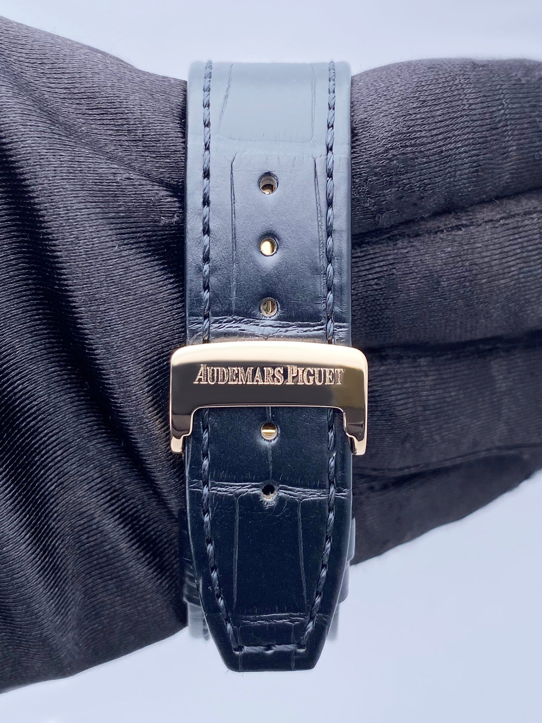 Audemars Piguet Royal Oak 15300OR Black Dial Mens Watch Box Papers - Watches
