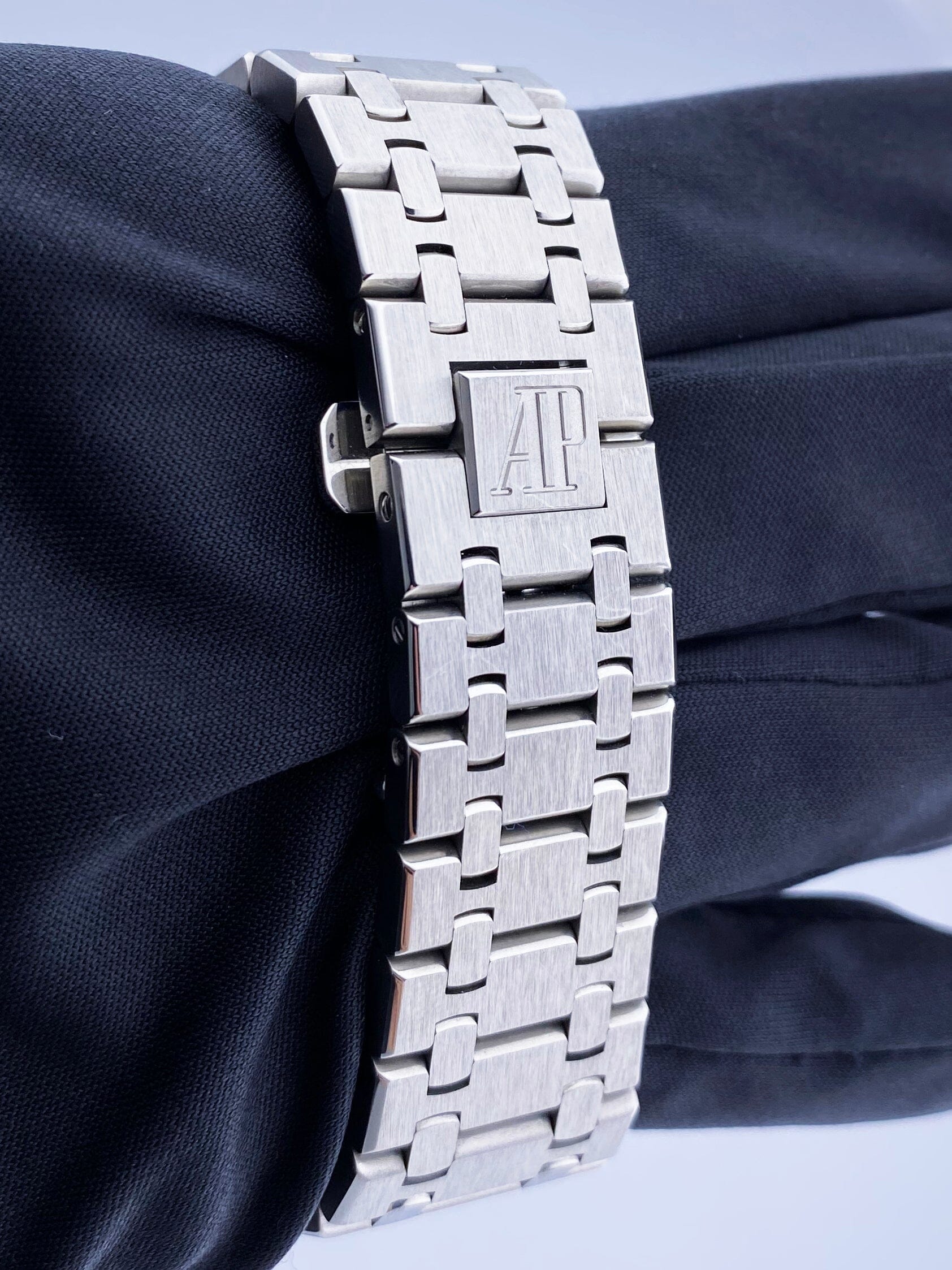 AP02182208X_6 copy.jpg