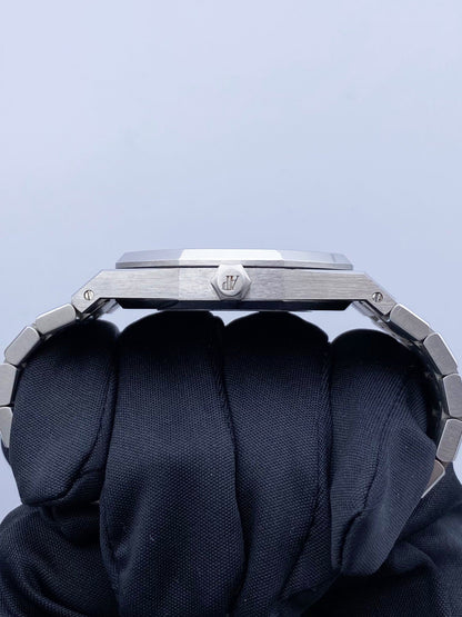 AP02182208X_4 copy.jpg