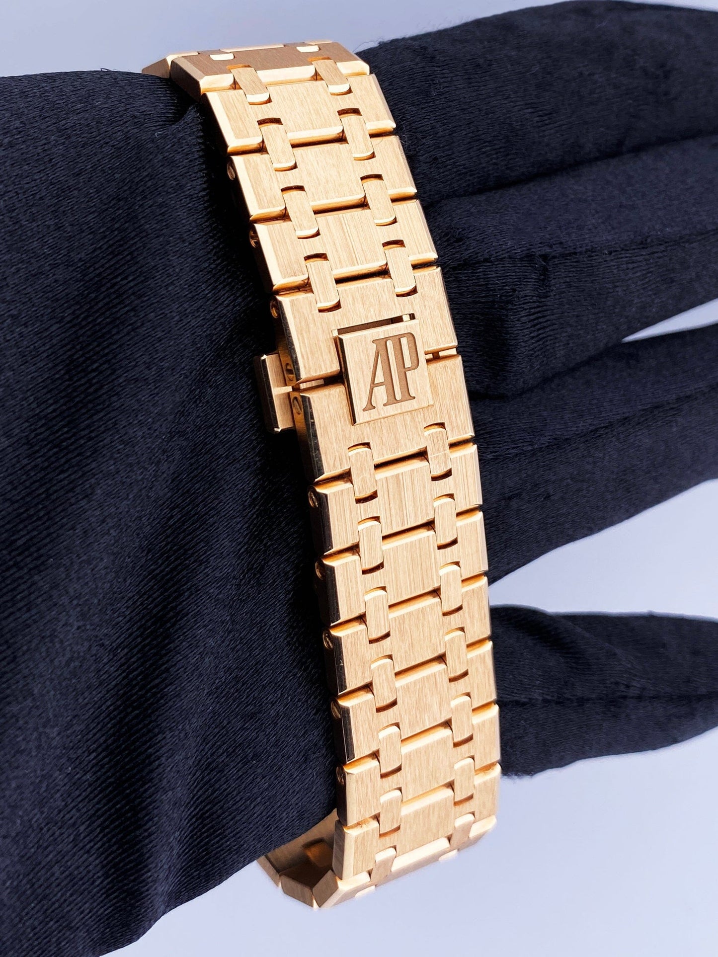 Audemars Piguet Royal Oak 15400OR 18K Rose Gold Black Dial Box Papers - Watches