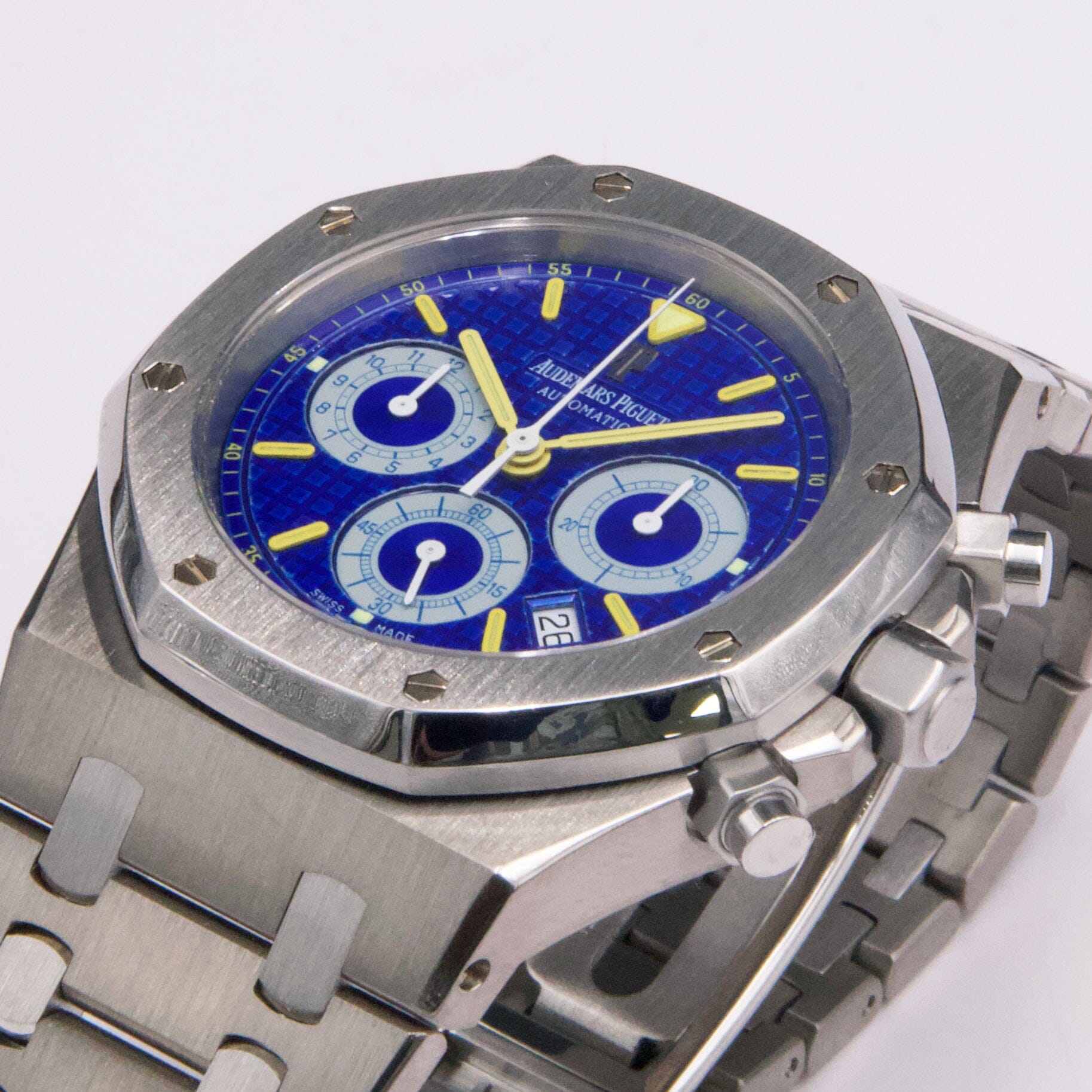 AP25860ISBLIB-1_4.jpg