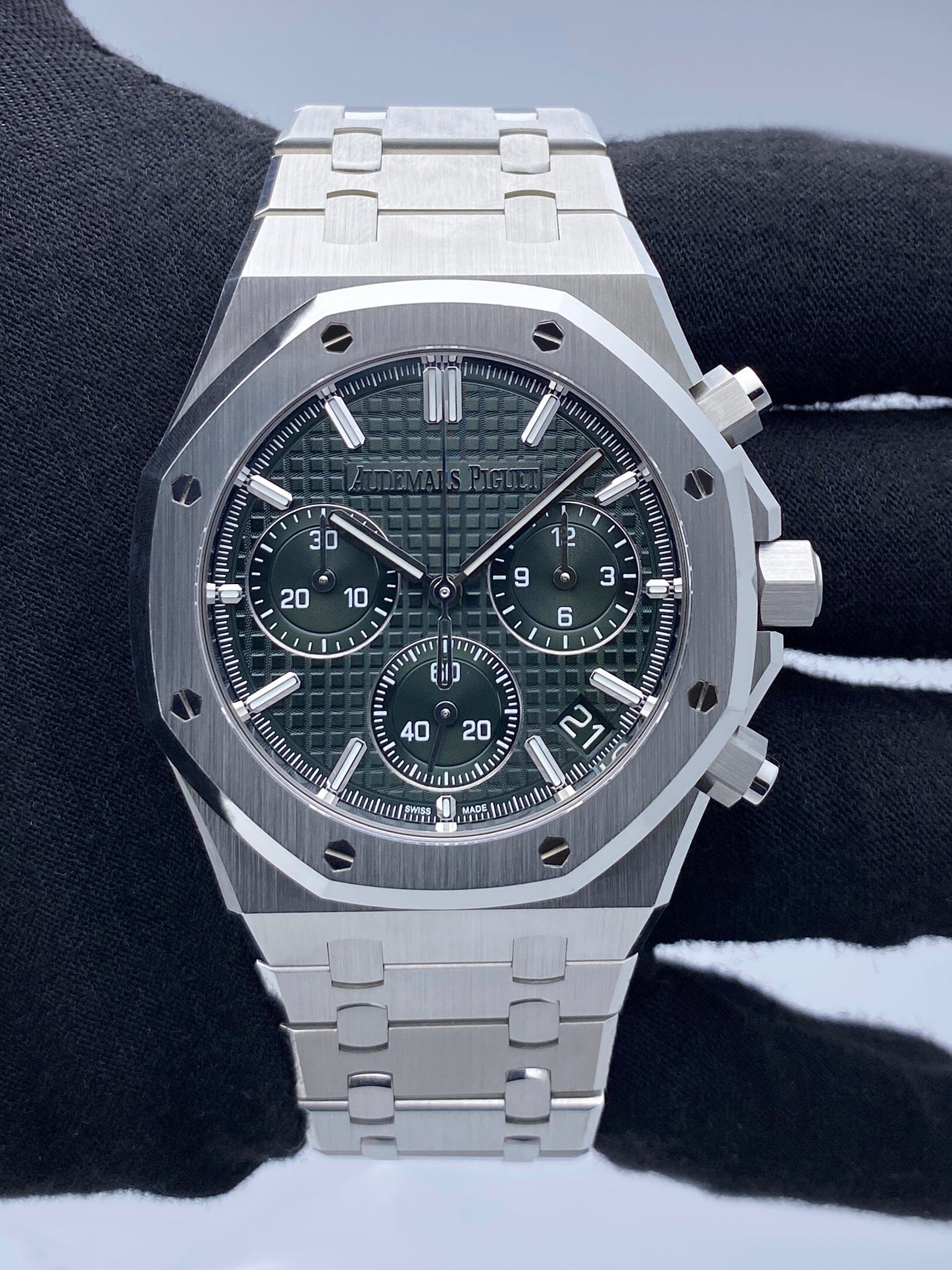 Audemars Piguet Royal Oak 26240ST Green Dial 50th Audemars Piguet Royal Oak 26240ST Green Dial 50th