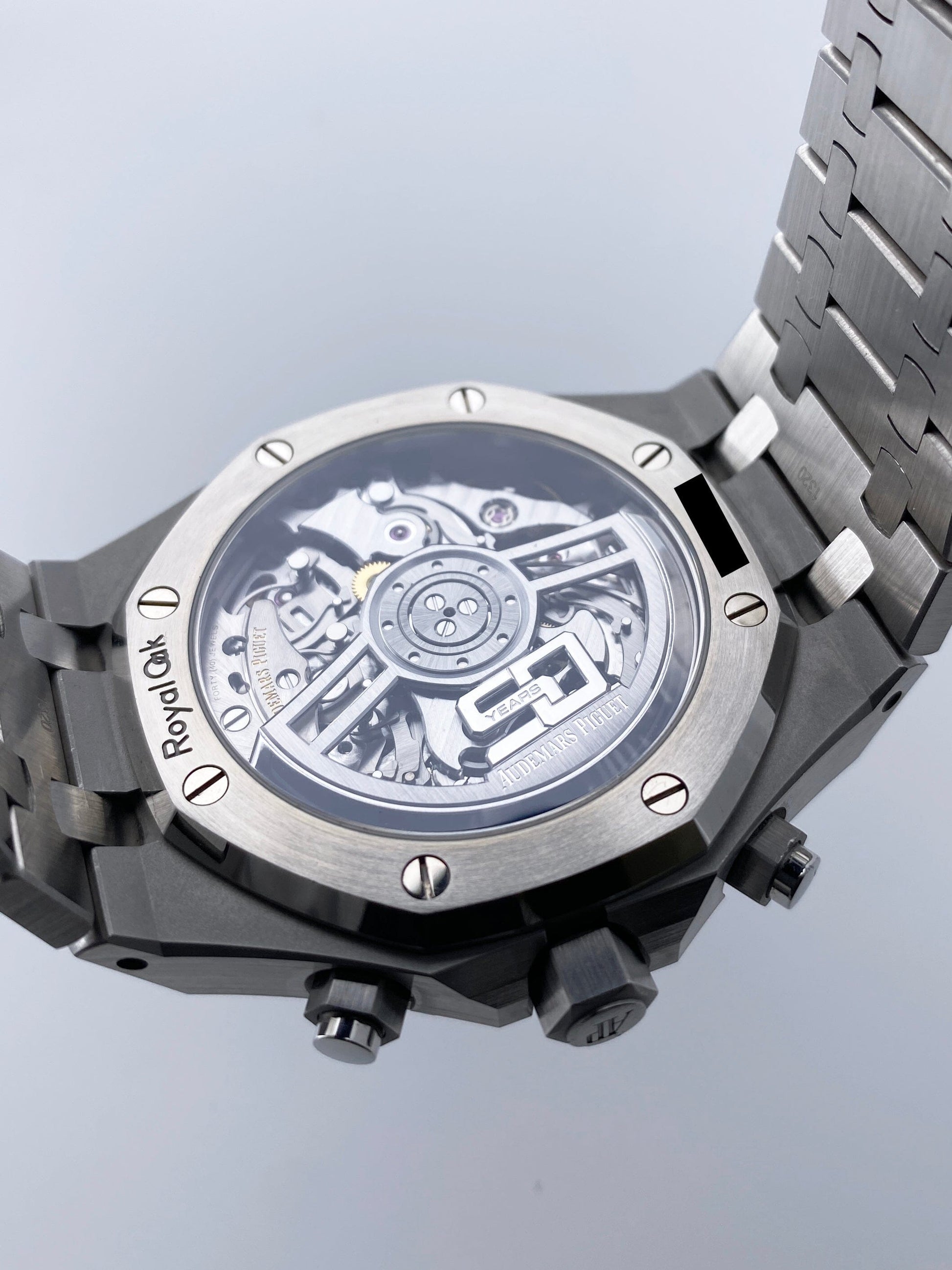 AP26240STGNIB50ANN-1_8.jpg