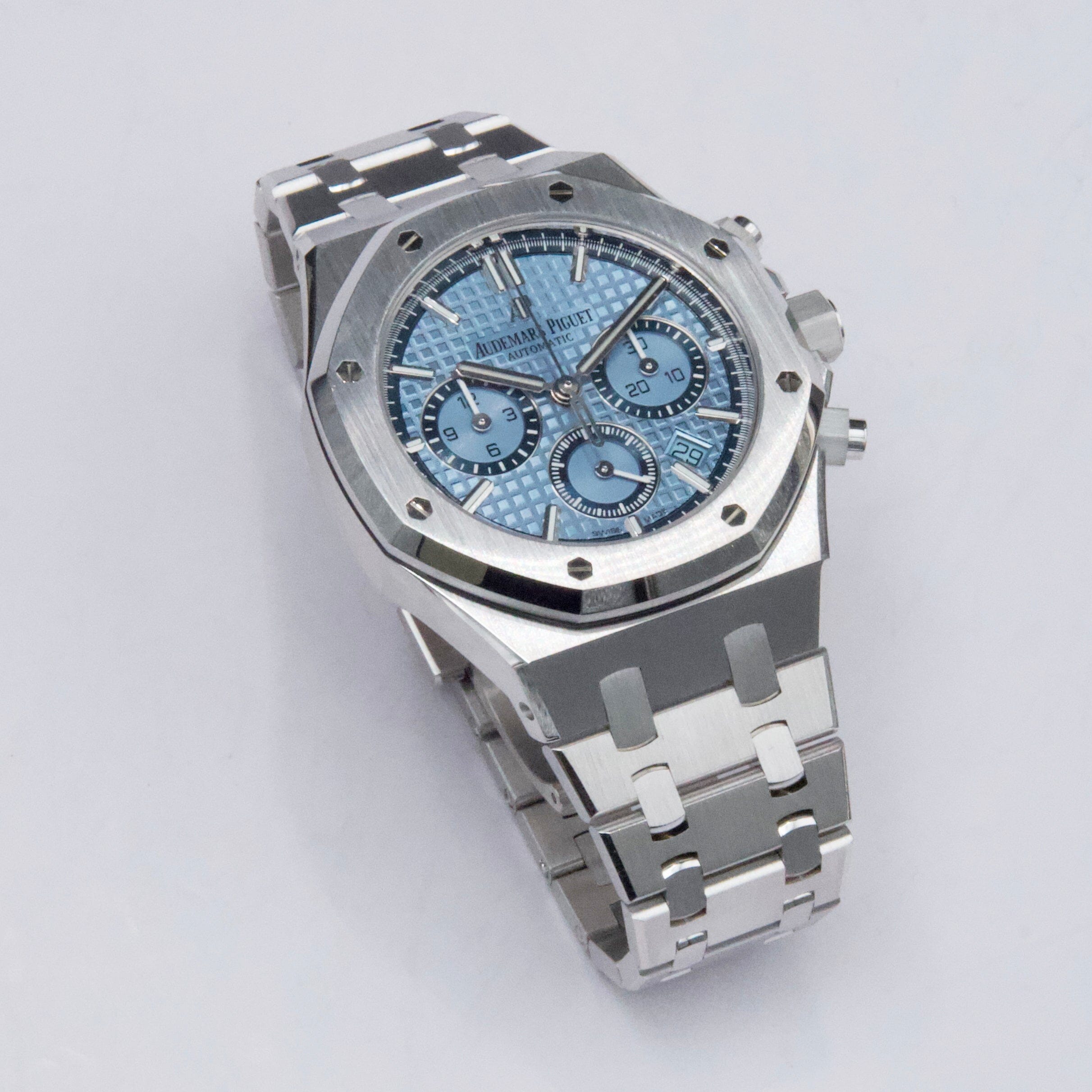 Audemars Piguet Royal Oak 26317BC Ice Blue Dial Mens Watch Box