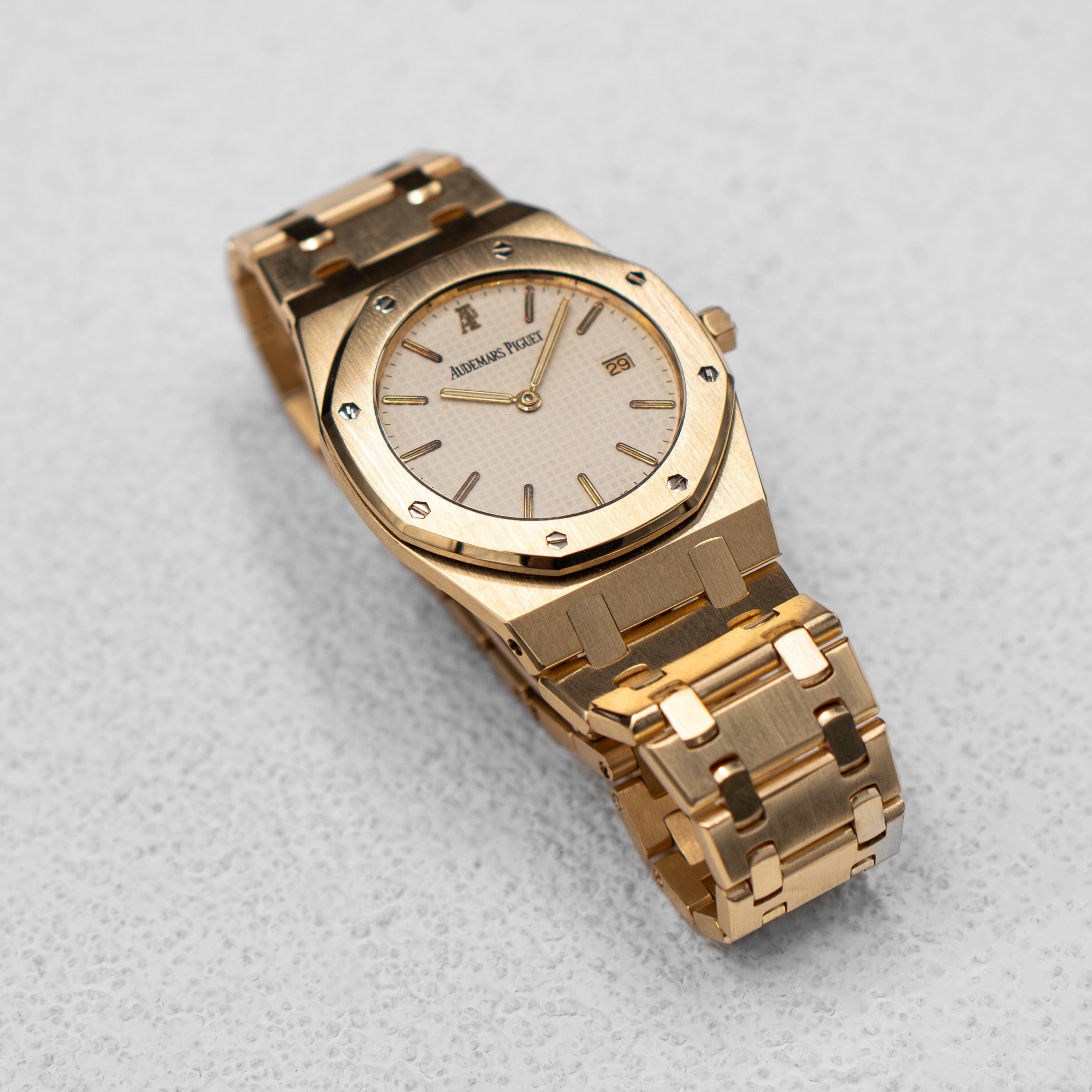 Audemars Piguet Royal Oak 56175BA White Dial 18K Yellow – Phigora