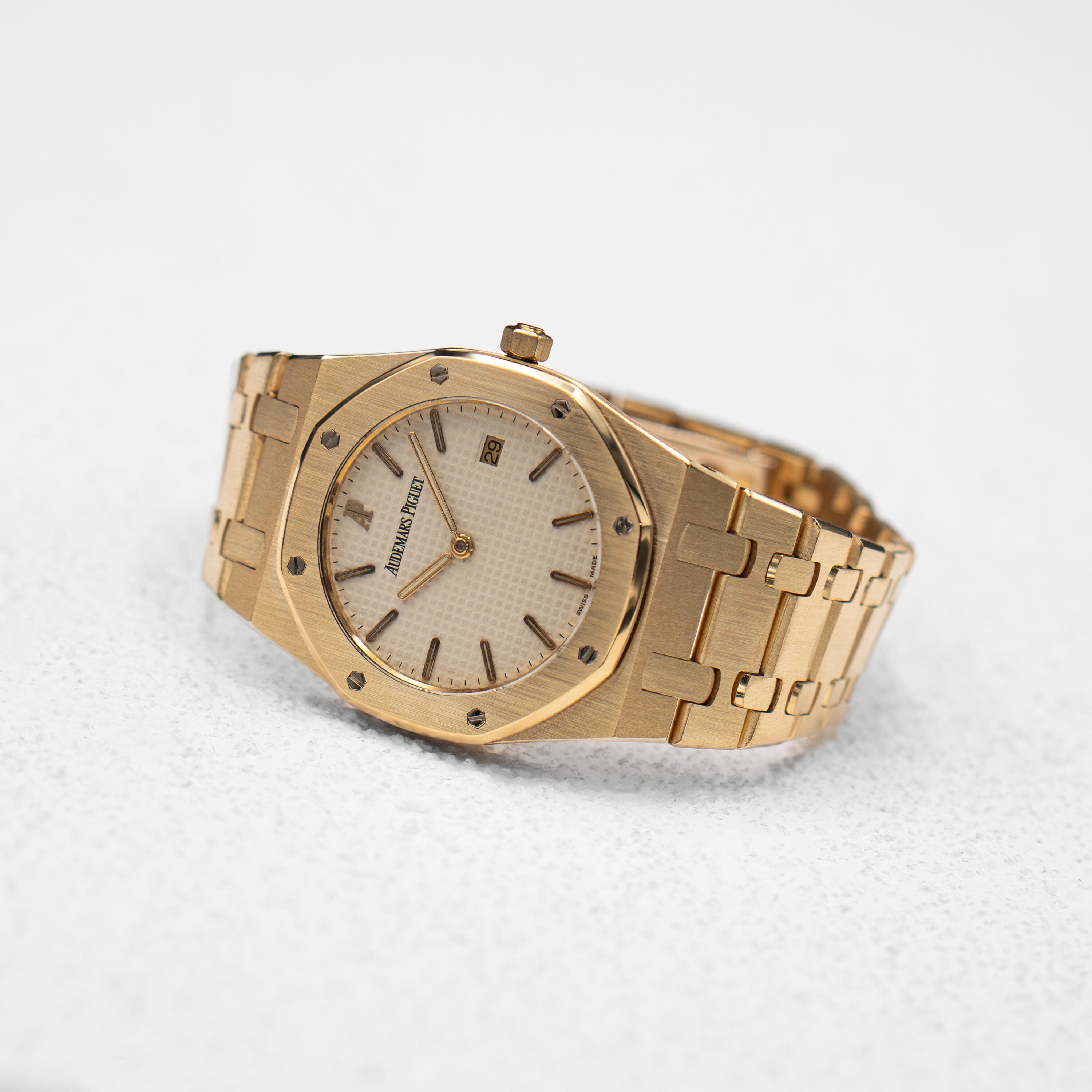 Audemars Piguet Royal Oak 56175BA White Dial 18K Yellow – Phigora