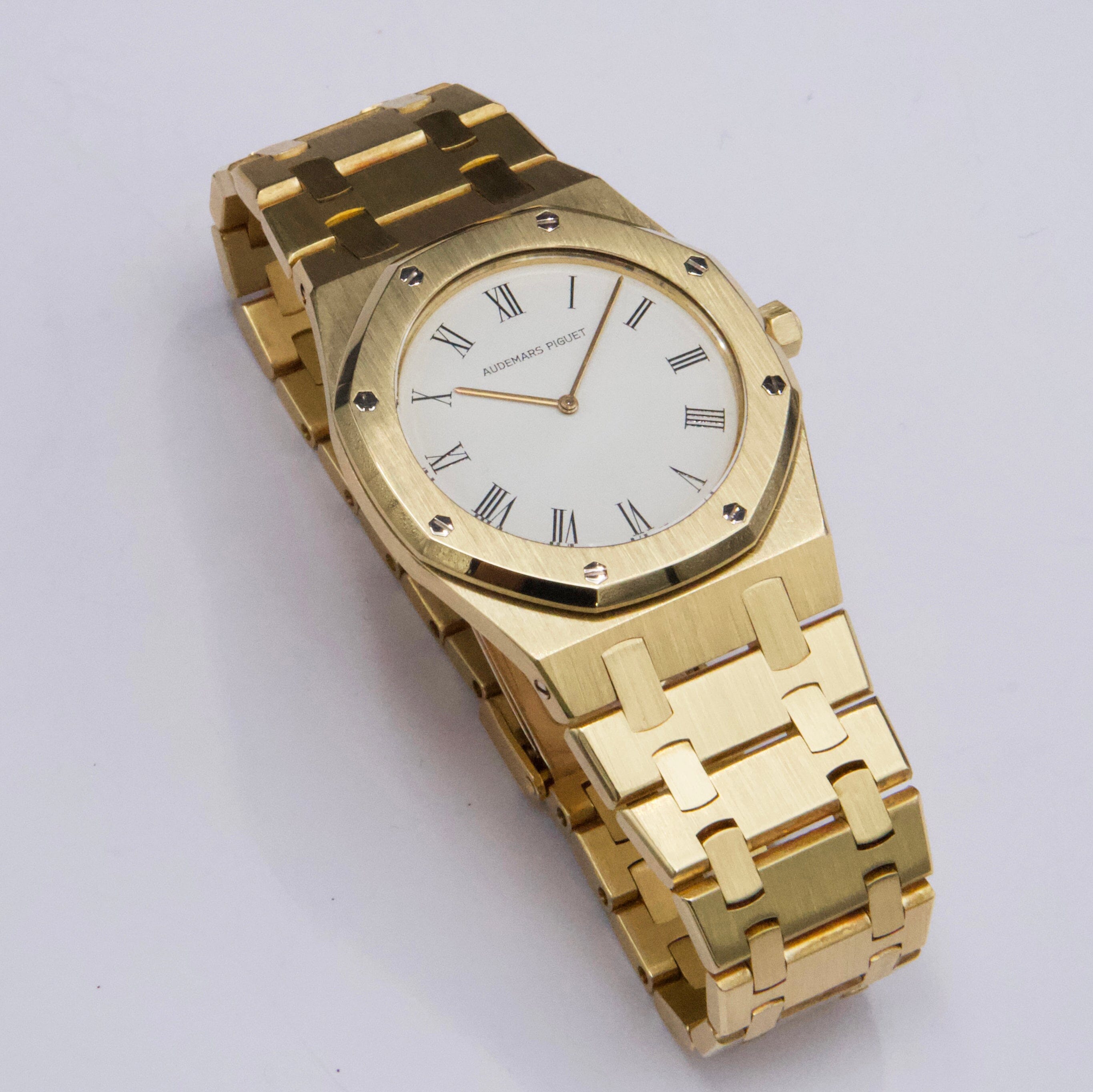 Audemars Piguet Royal Oak 56303BA White Dial 18K Yellow – Phigora