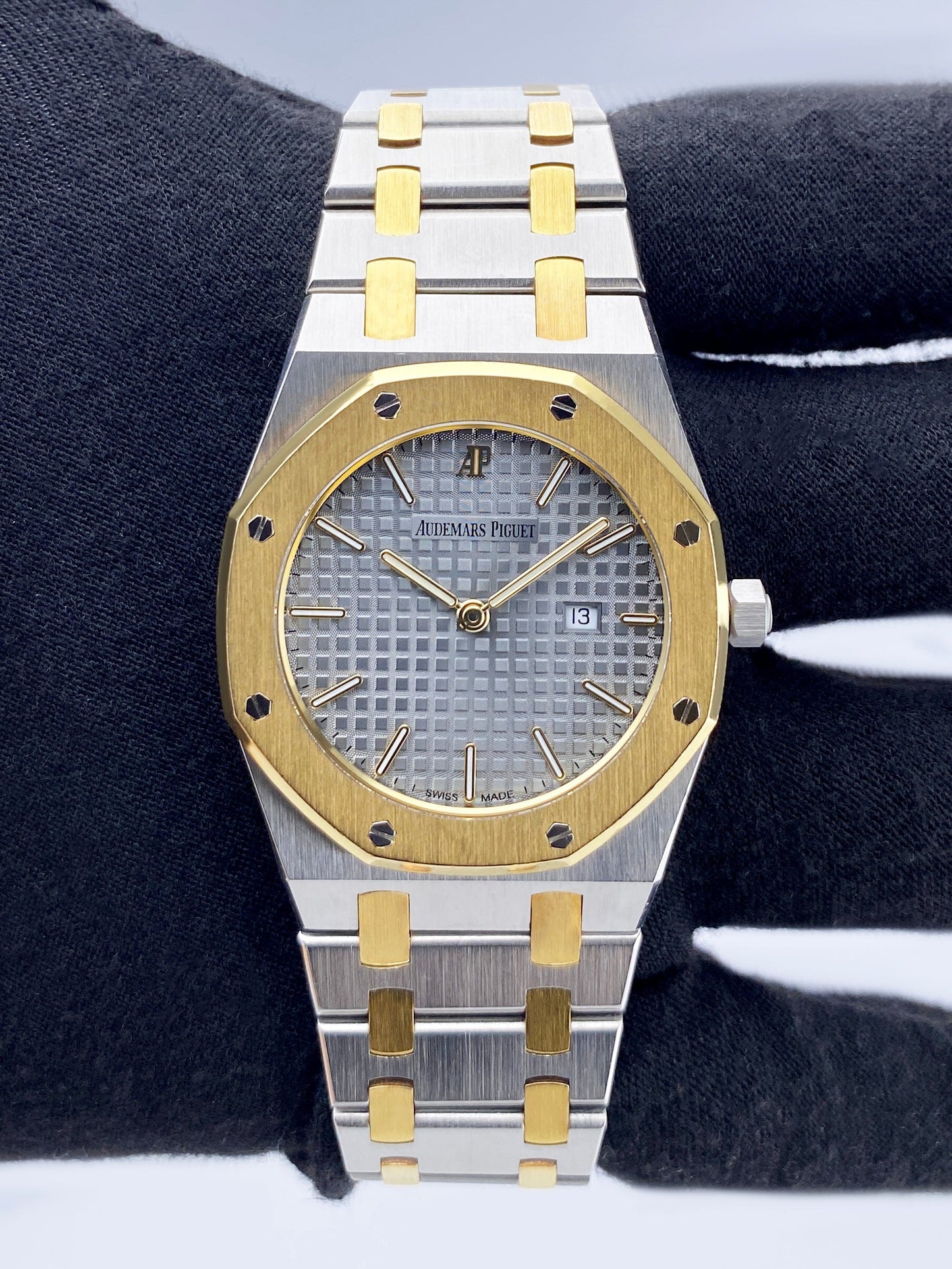 Audemars Piguet Royal Oak 56303SA Modern Dial Ladies Watch With Archives - Watches