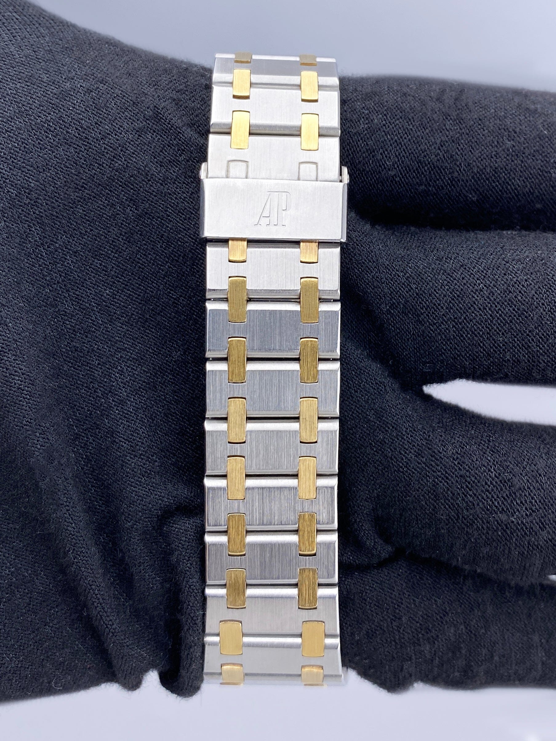 Audemars Piguet Royal Oak 56303SA Modern Dial Ladies Watch With Archives - Watches