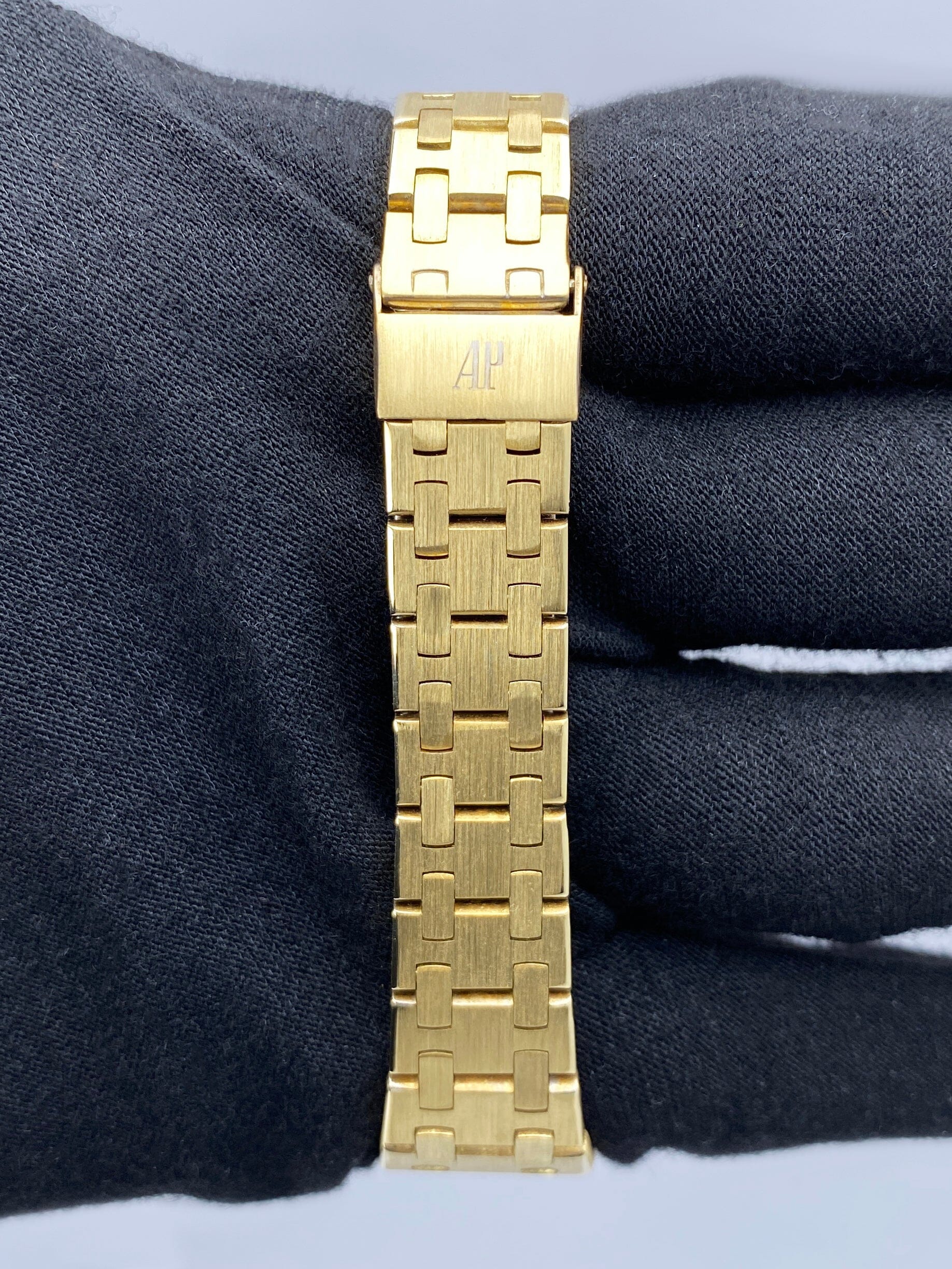 Audemars Piguet Royal Oak 6007BA 18K Yellow Gold Ladies Watch - Watches