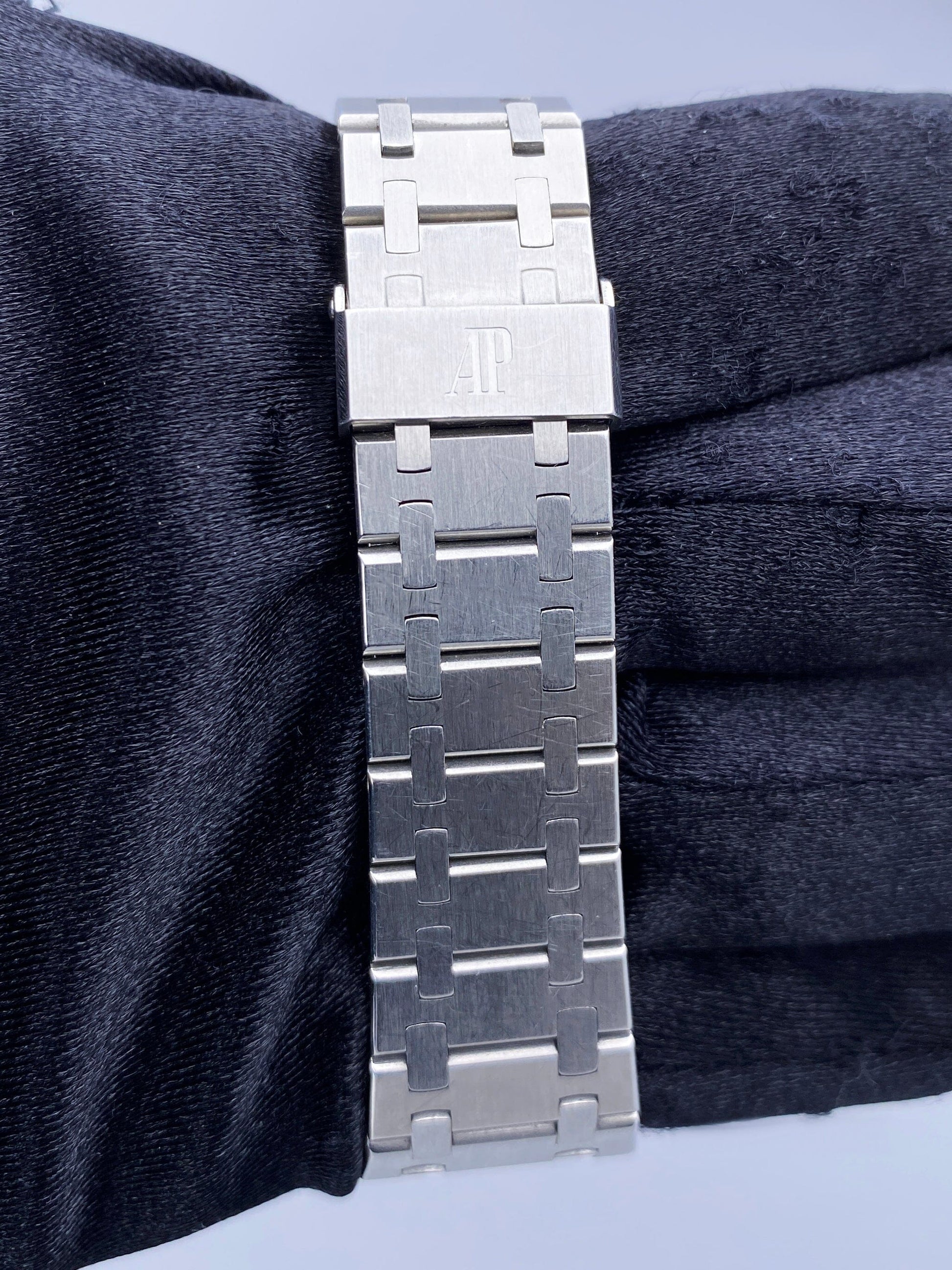 Audemars Piguet Royal Oak Black Dial Stainless Steel Mens Watch